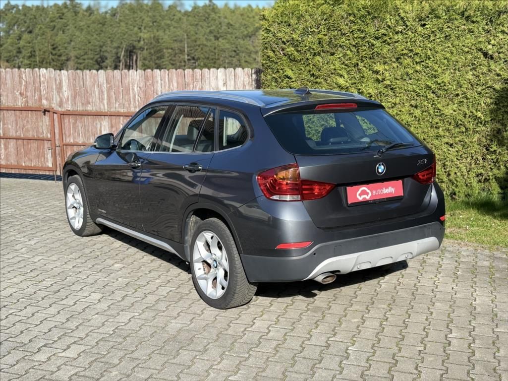 BMW X1, 2,0 20d xDrive NAVI XENON - fotka 4