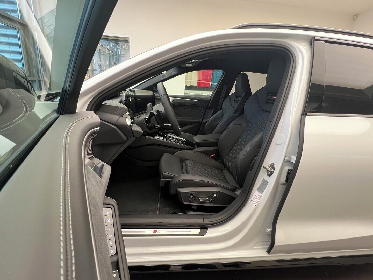 Audi A6, Avant TDI quattro  220 kW - fotka 6