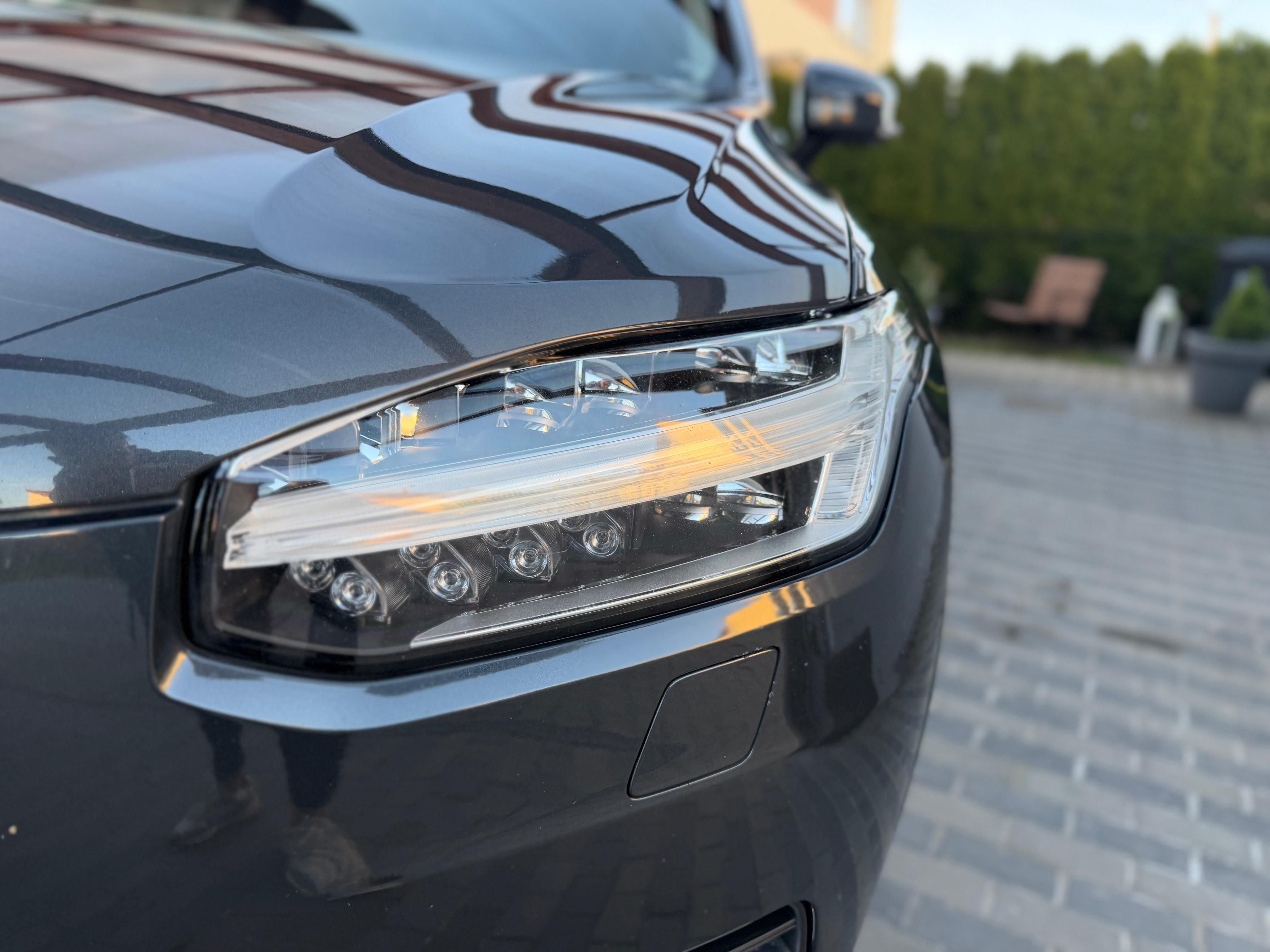 Volvo XC90 - fotka 4