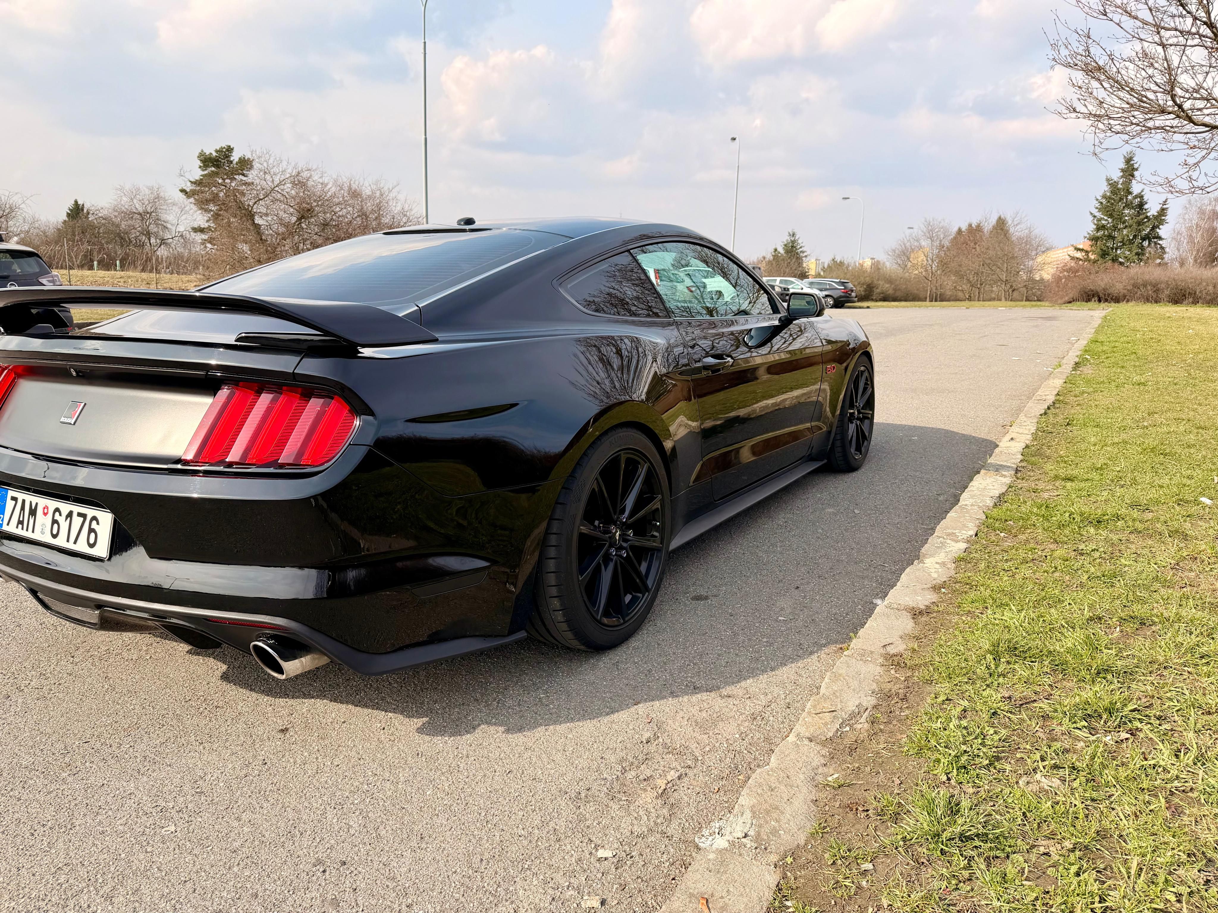 Ford Mustang - fotka 6