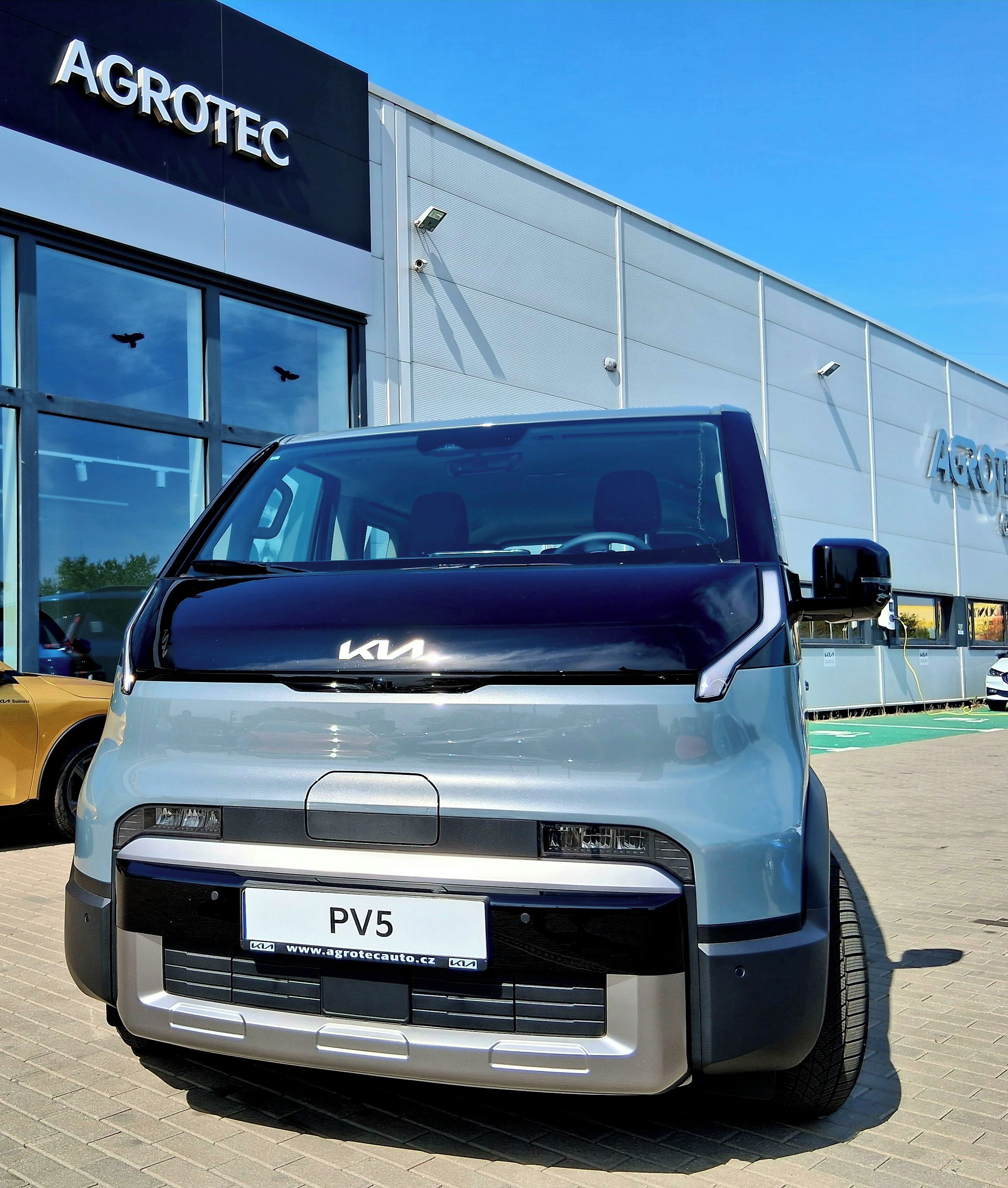 Kia PV5, aku 71 kWh motor 120 kW Elite