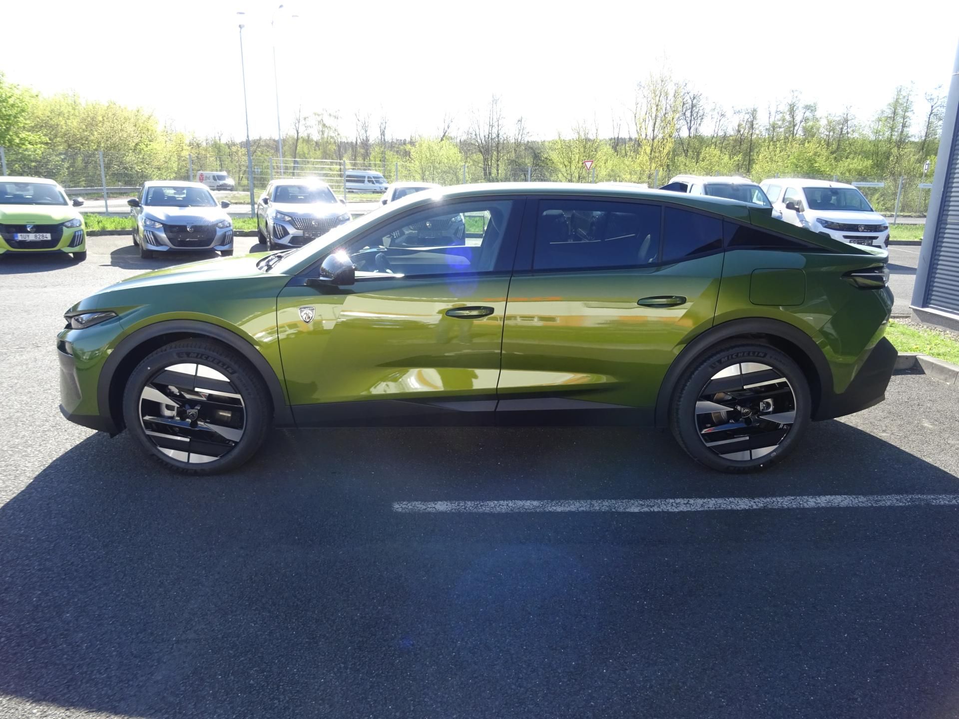 Peugeot 408, GT Plug-in HYBRID 240 e-DCS7 - fotka 6