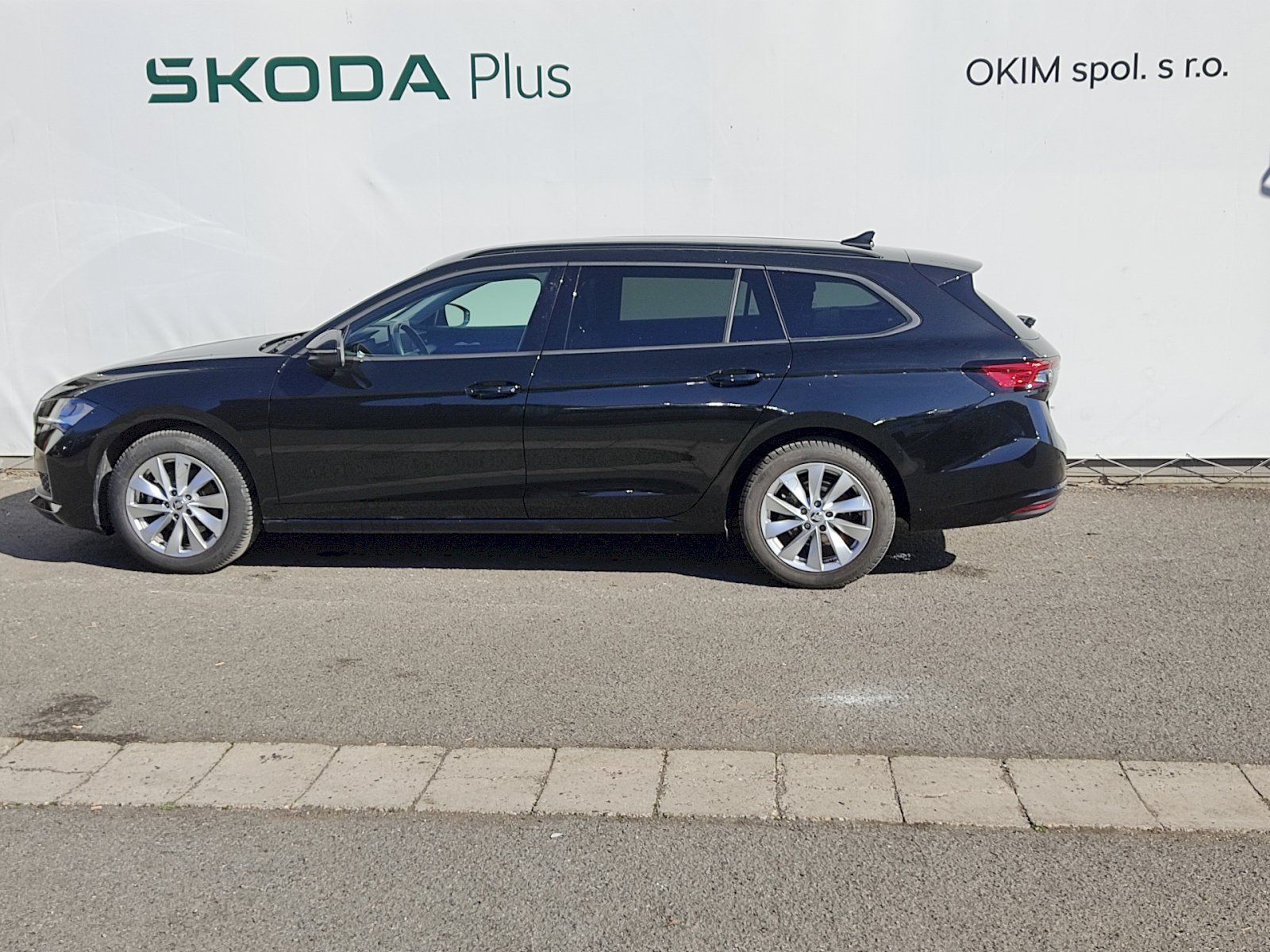 Škoda Superb, Combi  Selection 2,0 Tdi 110 K - fotka 3