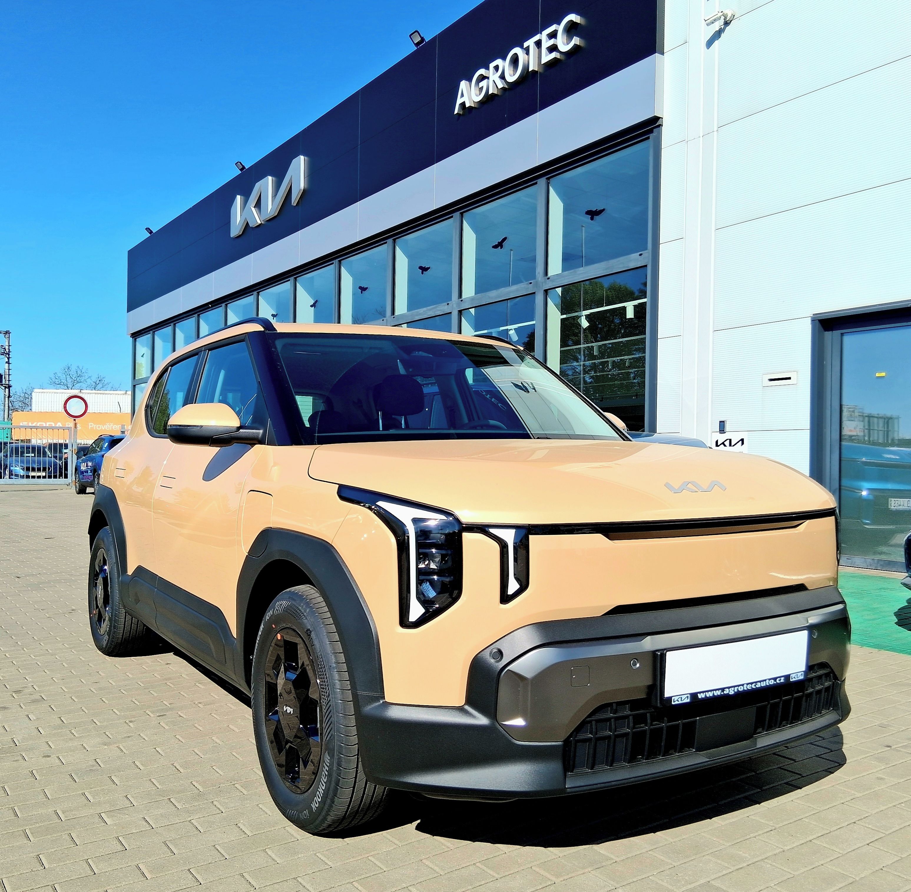 Kia EV2, motor 108kW aku 42,2kWh Earth