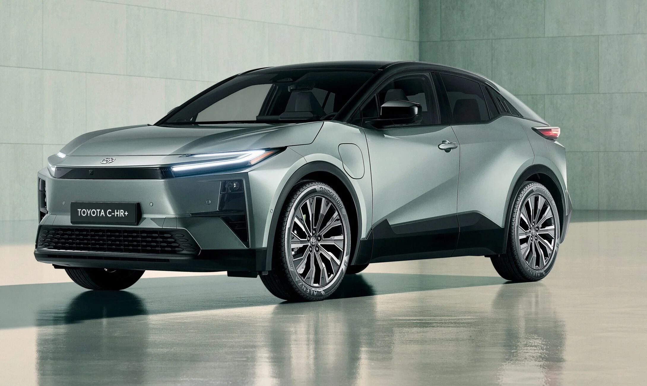 Toyota C-HR, C-HR+ 343k 4x4 Executive 2026