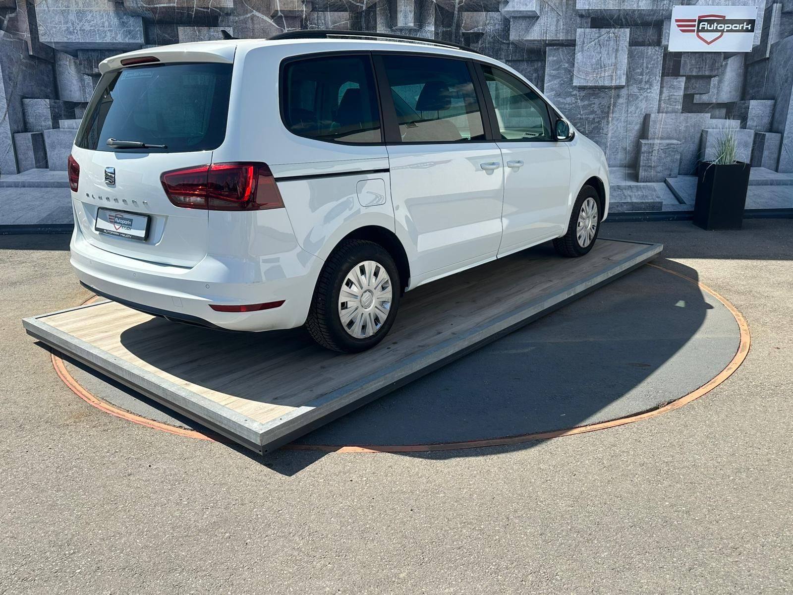 Seat Alhambra, 2.0TDi, 110KW, ACC, BLIS, DPH - fotka 6
