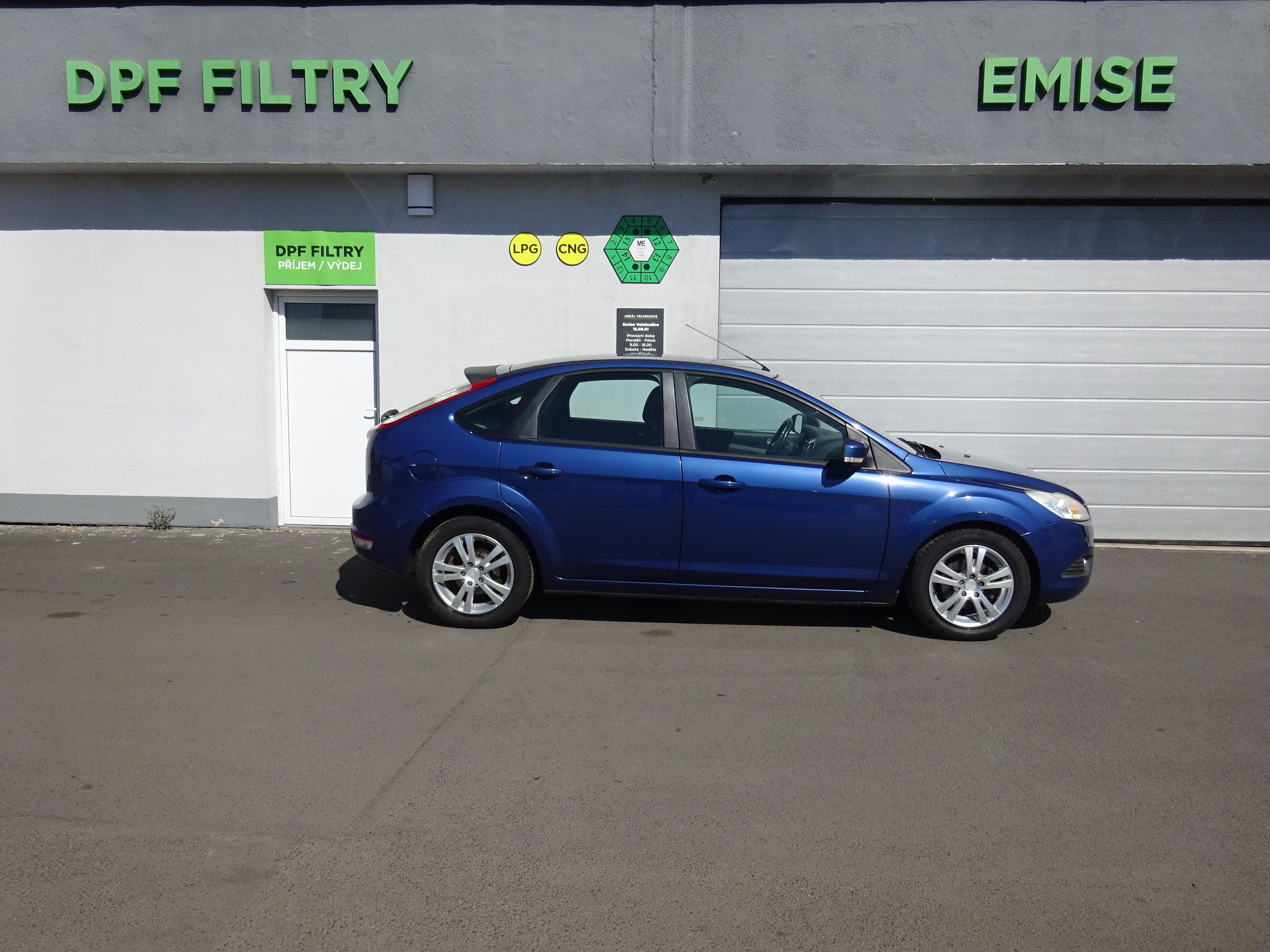Ford Focus, II 1.4i 16V - fotka 2