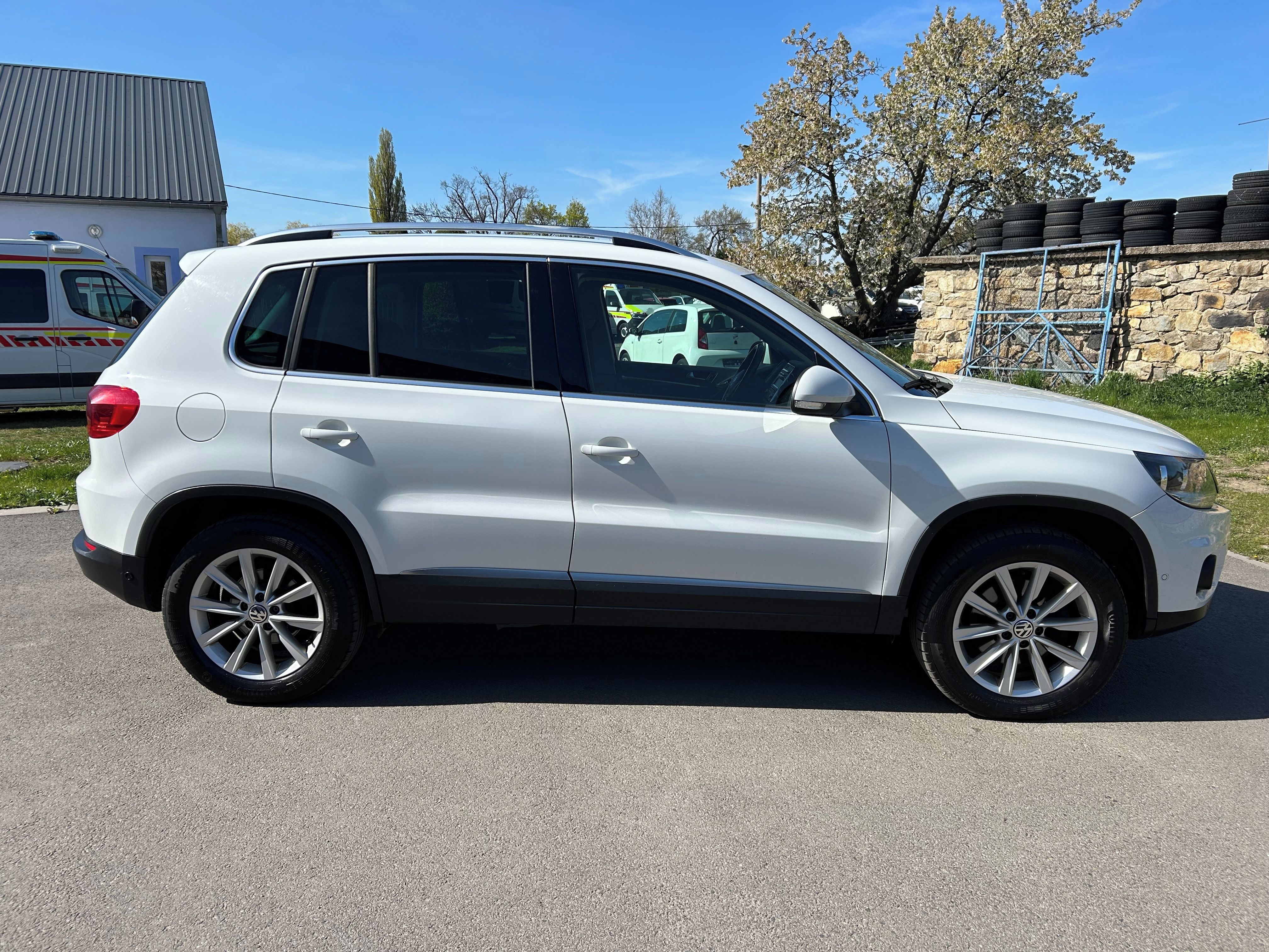 Volkswagen Tiguan, 2.0 TDI - DSG 4x4 - fotka 4