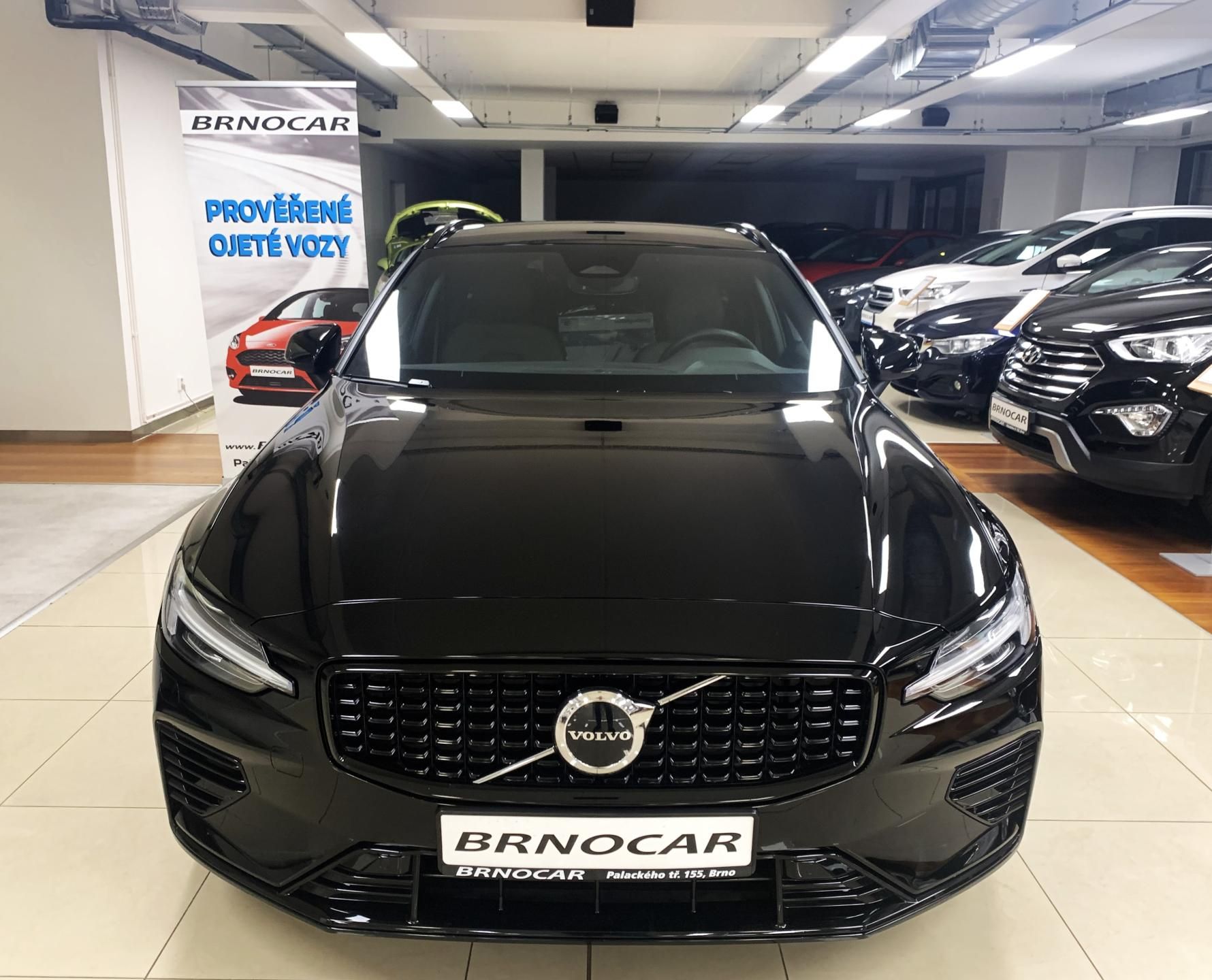 Volvo V60, RECHARGE T6, AWD PLUS DARK ČR - fotka 2