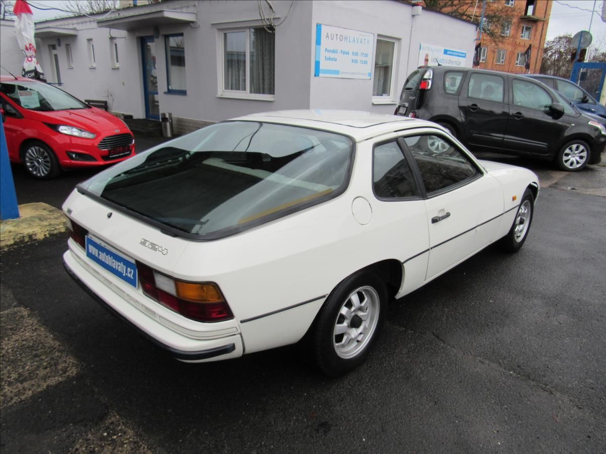 Porsche 924, 2,0 Coupe Targa Automat - fotka 6