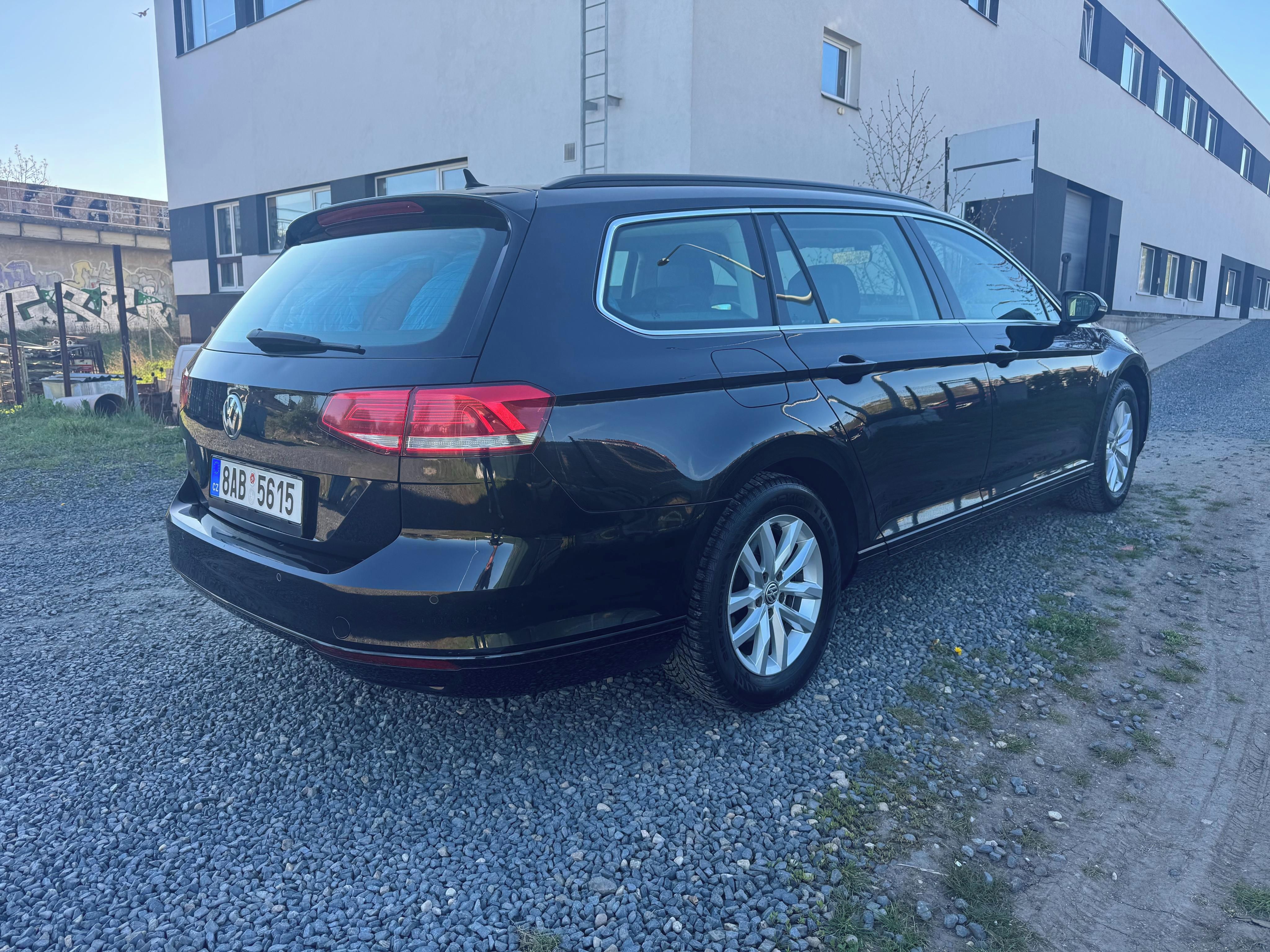 Volkswagen Passat, 2,0 Tdi  110kw, serviska - fotka 5