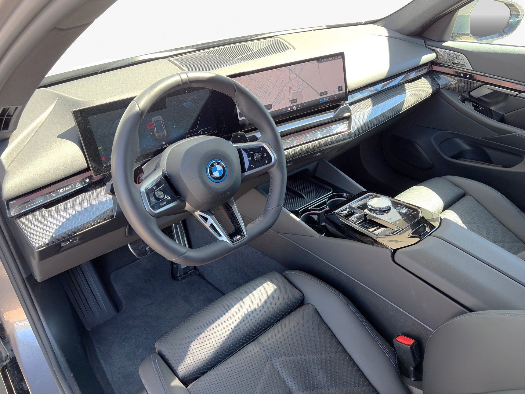 BMW Řada 5 - fotka 5