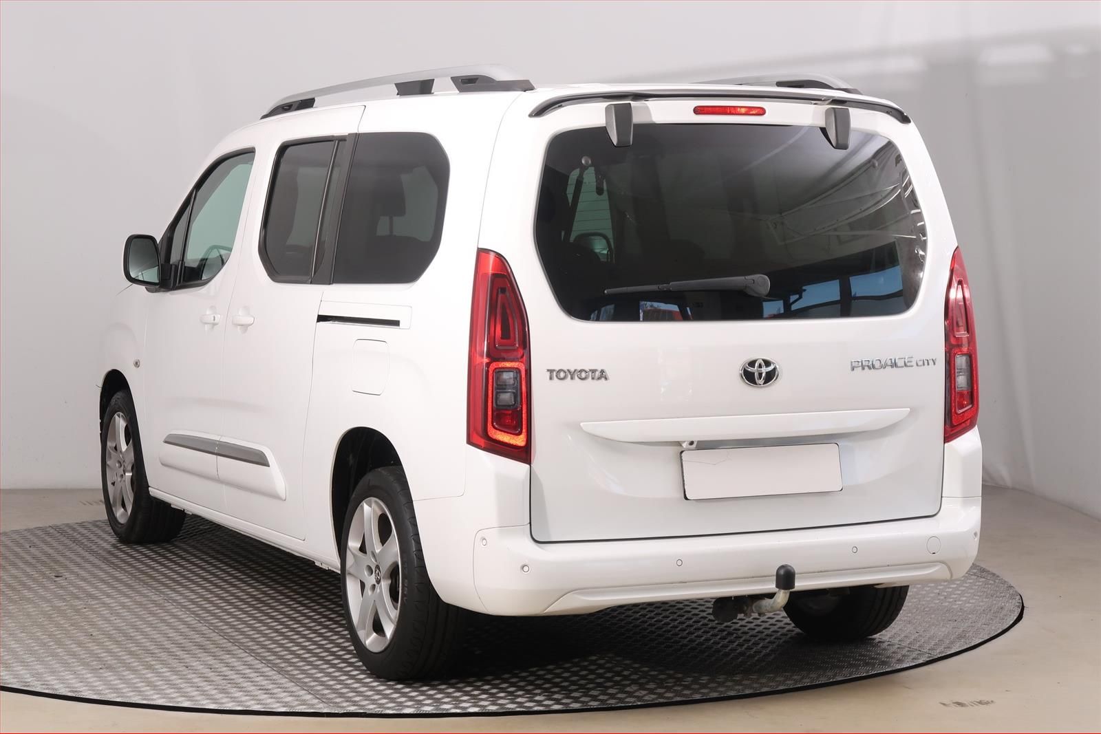 Toyota Proace City Verso, Maxi 1.5 D-4D, Family, 7Míst - fotka 4