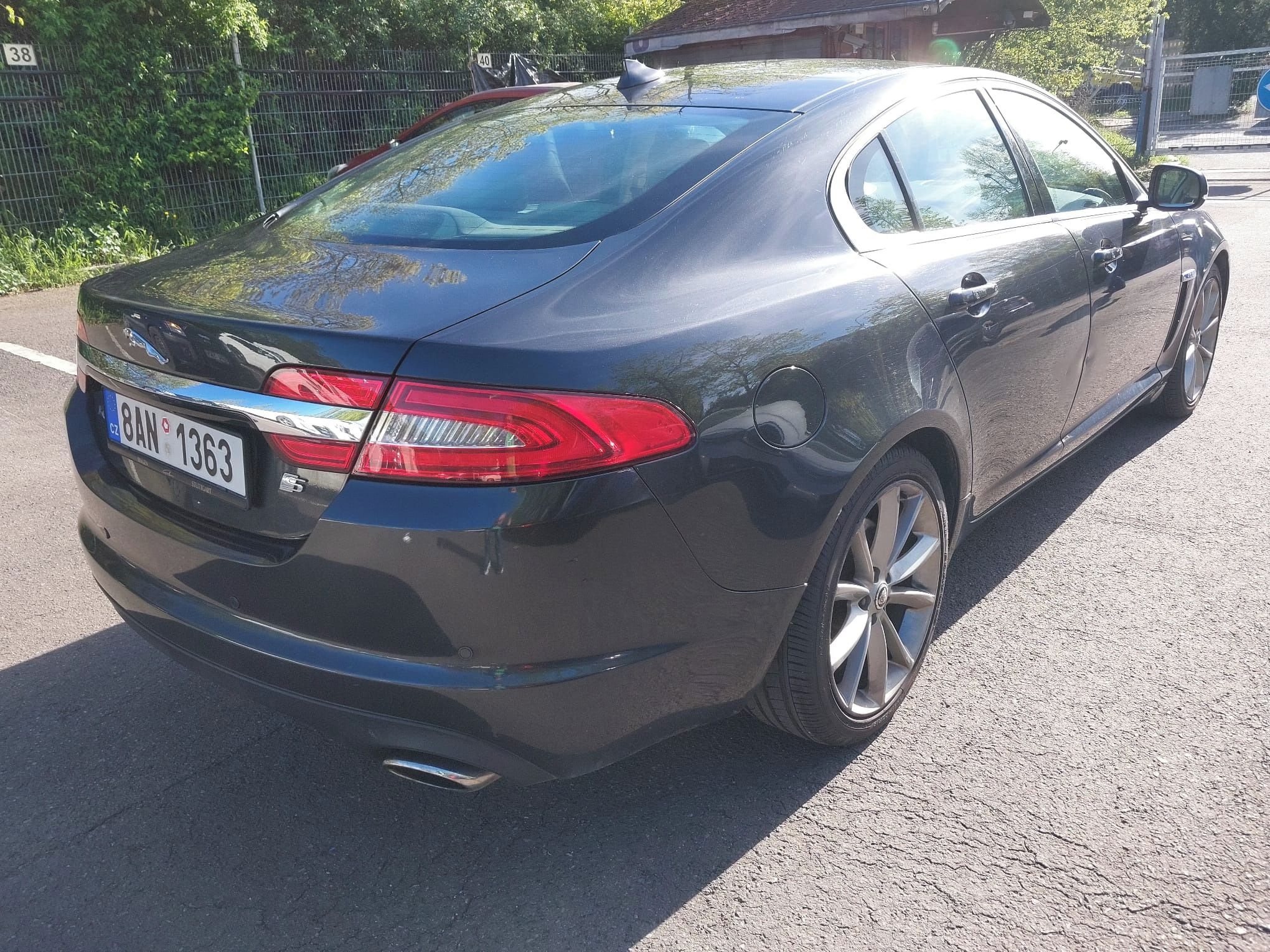 Jaguar XF, 3.O diesel 202kW - fotka 5