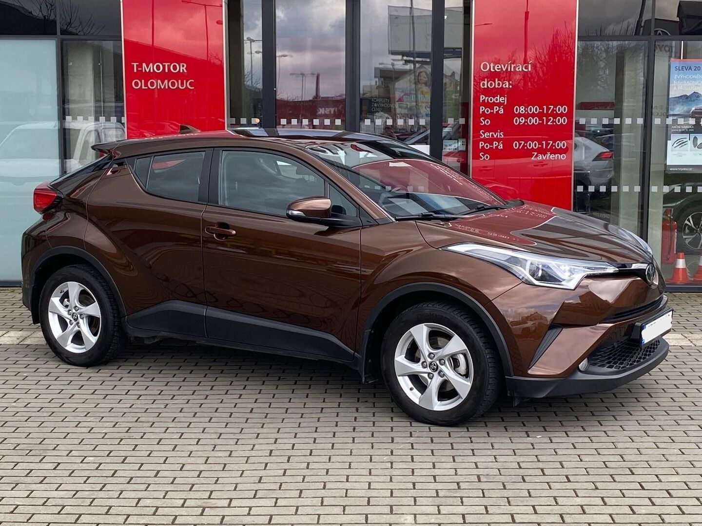 Toyota C-HR, 1.2 T Active - fotka 4