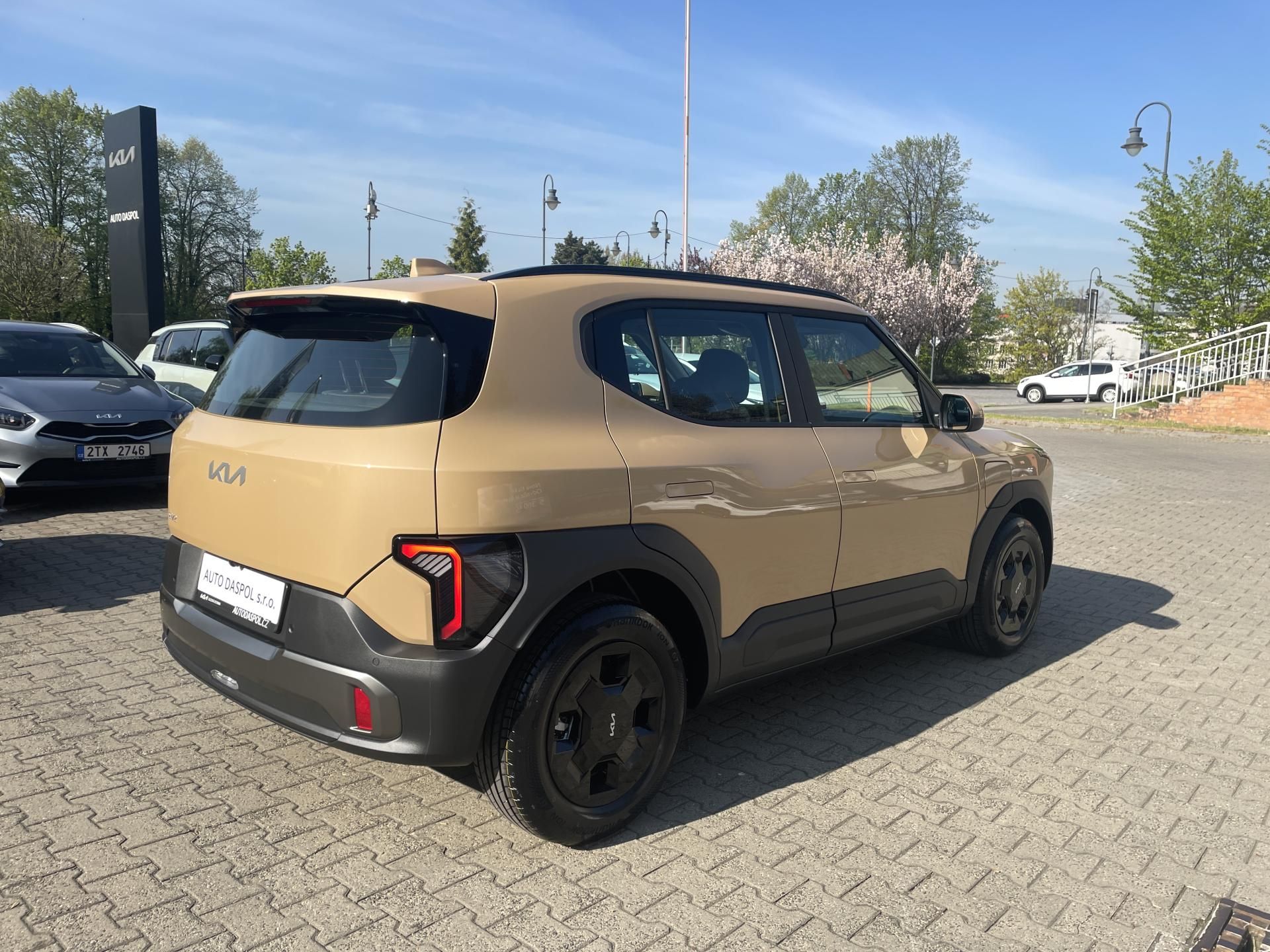Kia, EARTH 4P 108kW + 42,2KWh - fotka 3