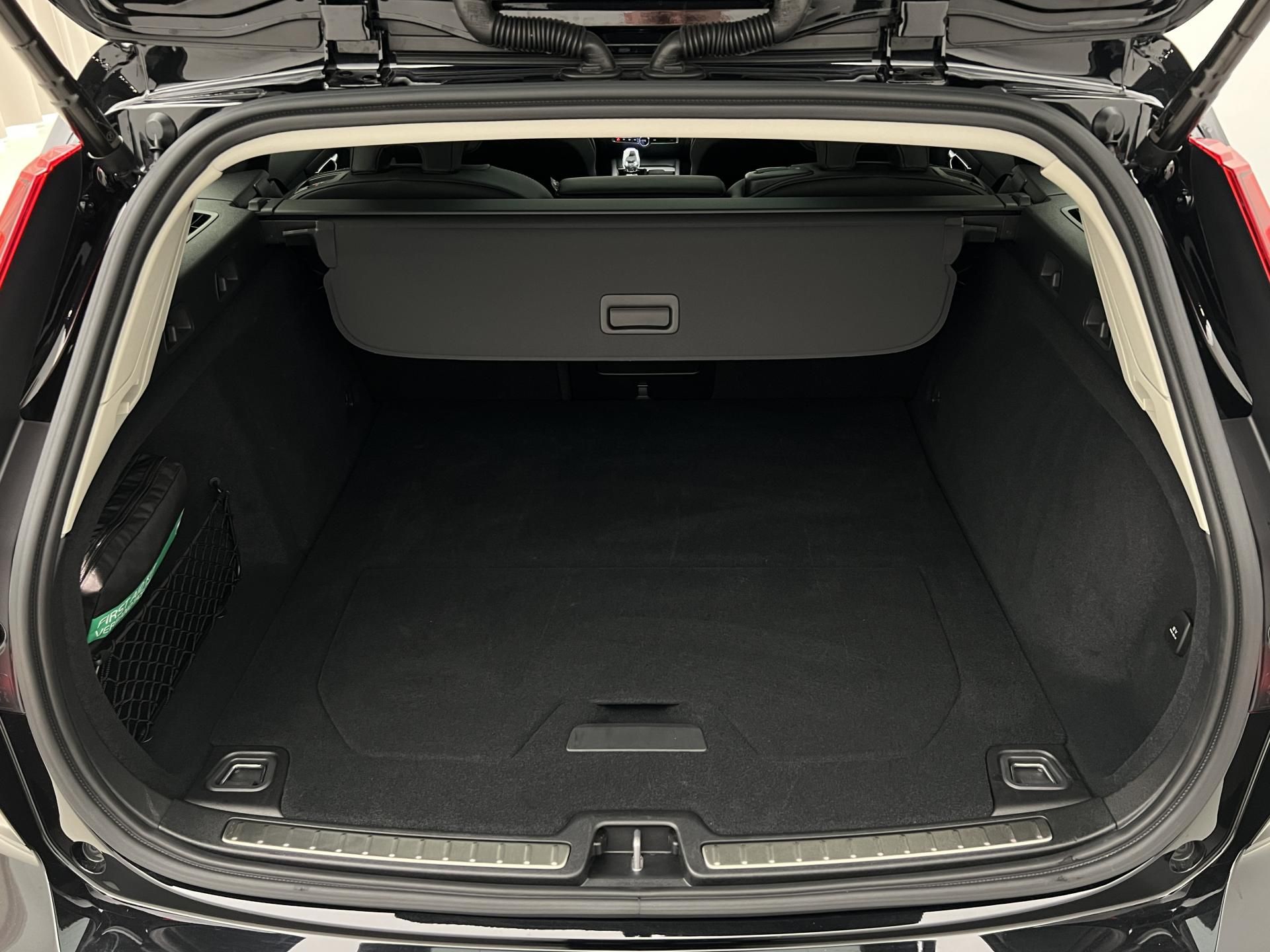 Volvo V60, B4 PLUS DARK AUT 1 MAJ. - fotka 5