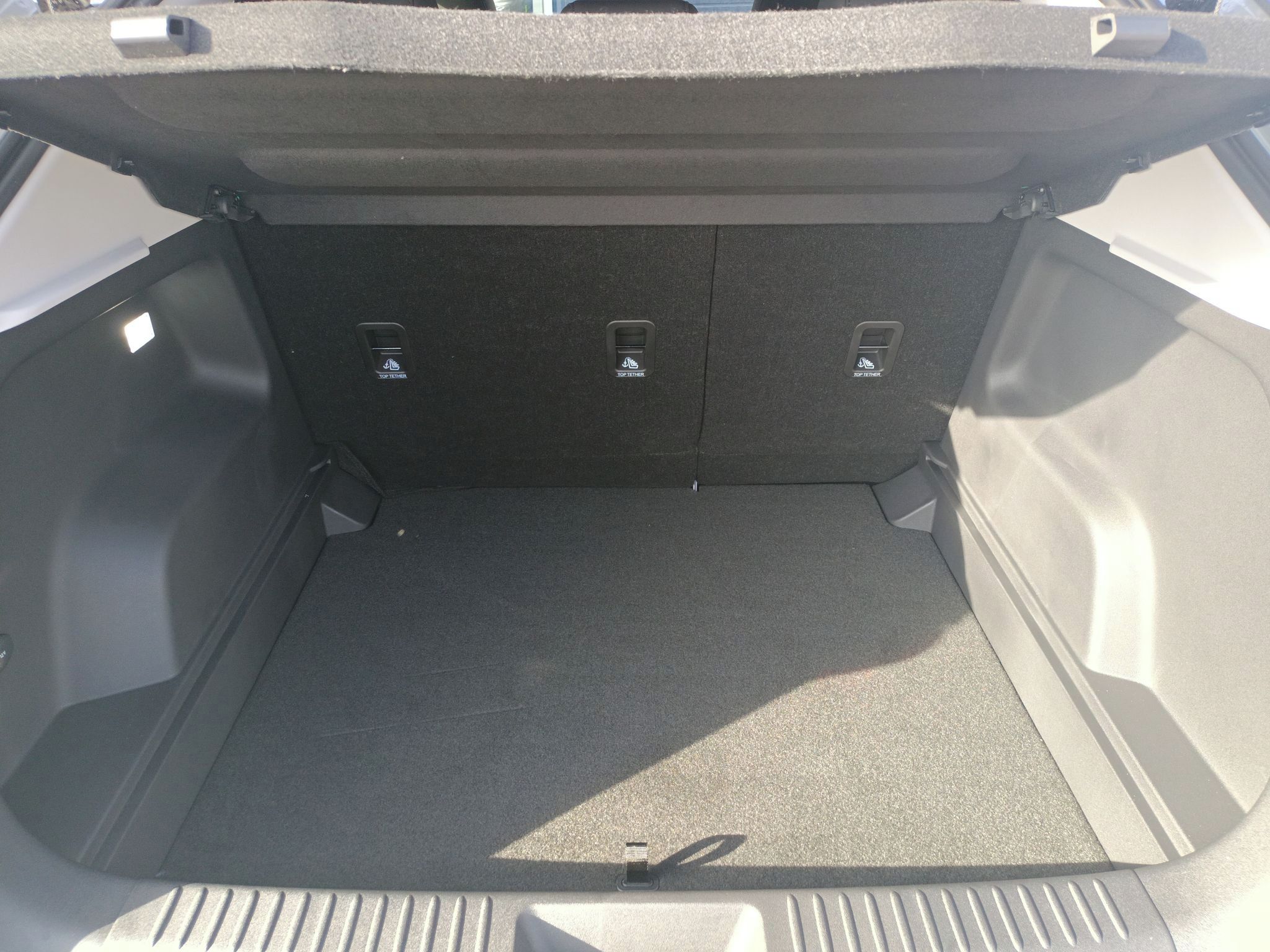 Omoda 5, Premium  Premium 1.5 tGDI HEV5 - fotka 6