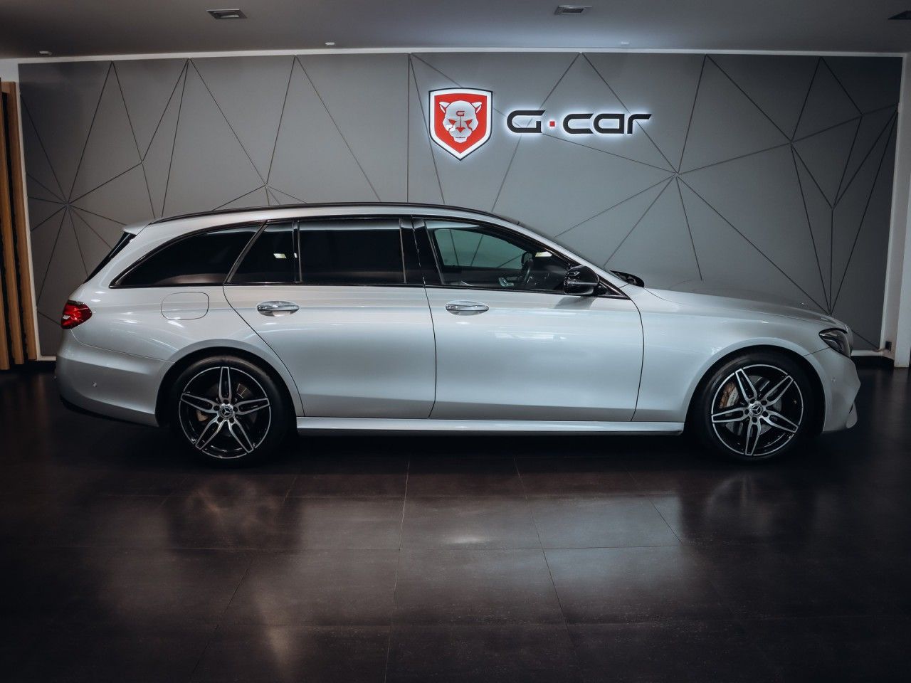 Mercedes-Benz Třídy E, E 400d 4MATIC AMG - TOP - fotka 4