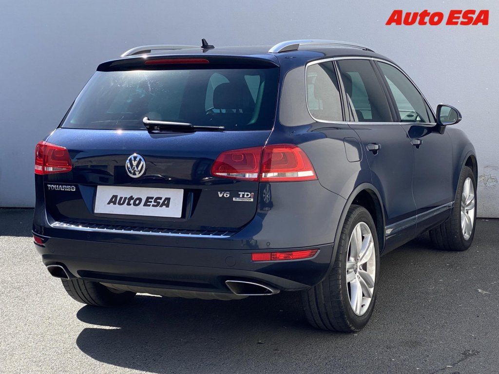 Volkswagen Touareg, 3.0 TDi V6 4x4,servis.kniha - fotka 4