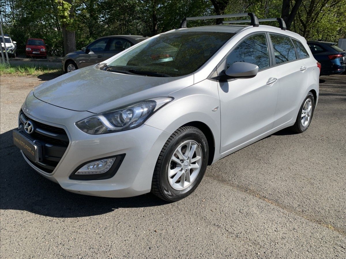 Hyundai i30, 1,6 CRDi ČR,SERVISKA