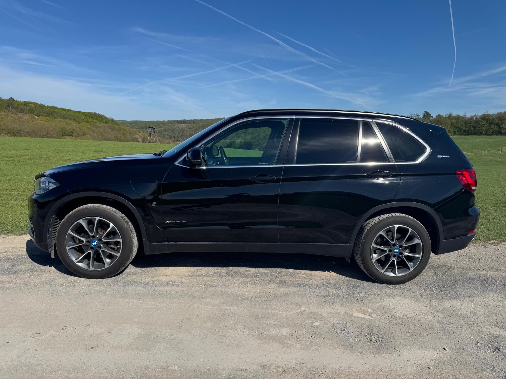 BMW X5, 2.0 X-DRIVE 40e AT/8 HYBRID ČR - fotka 5