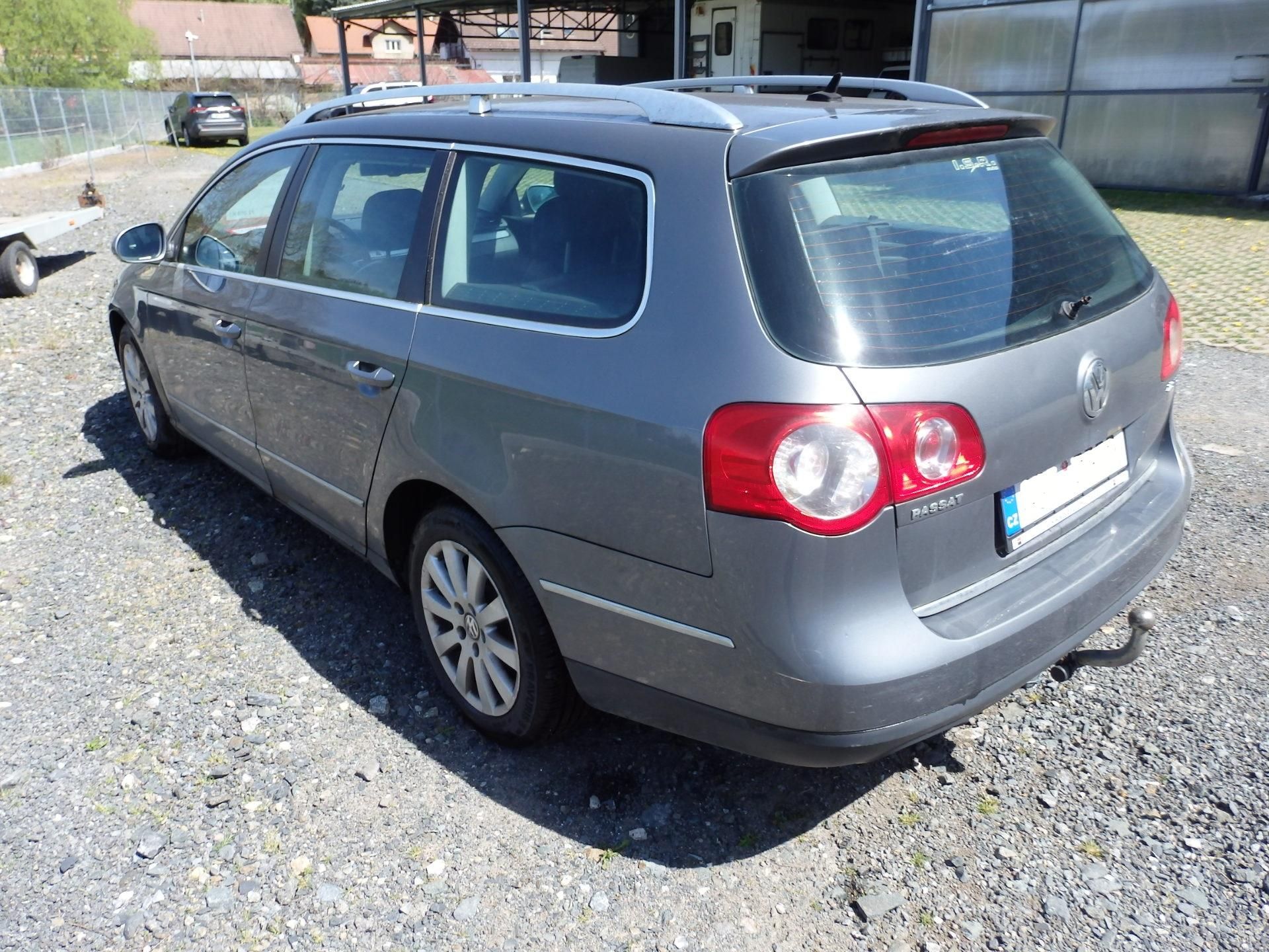 Volkswagen Passat, 2.0TDi 103kw Highline - fotka 4