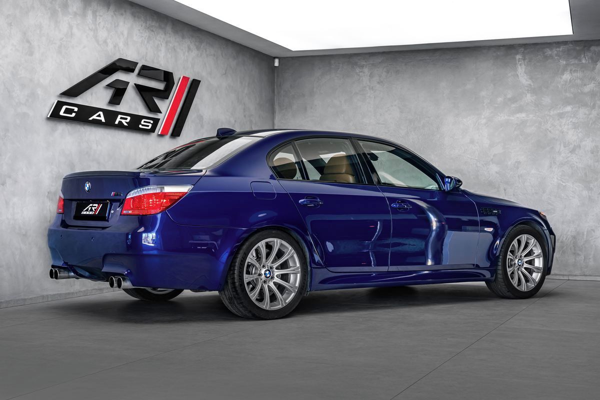 BMW M5, V10 5.0 manuál - fotka 5