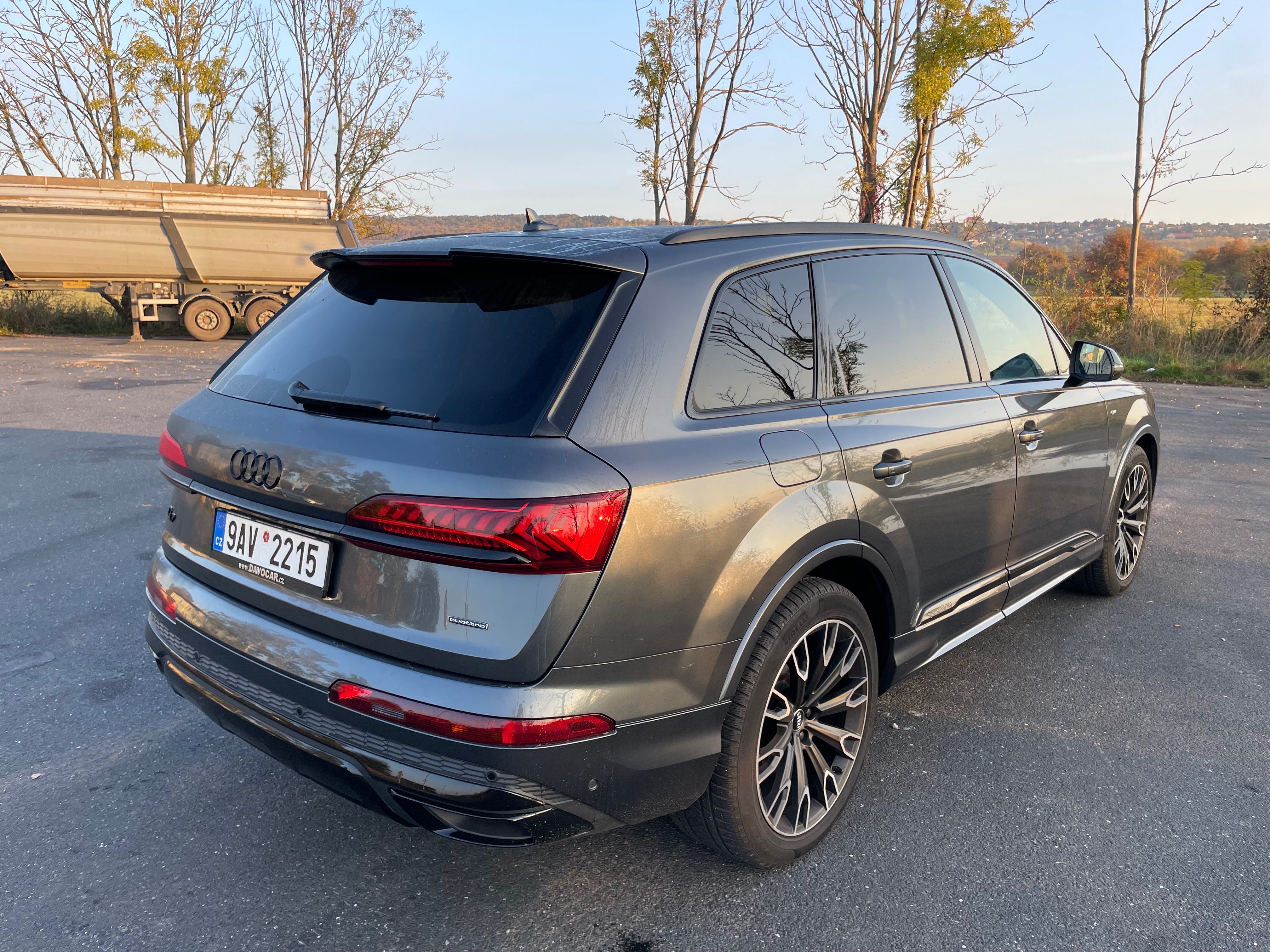 Audi Q7, S-line, laser, vzduch, záruka - fotka 3