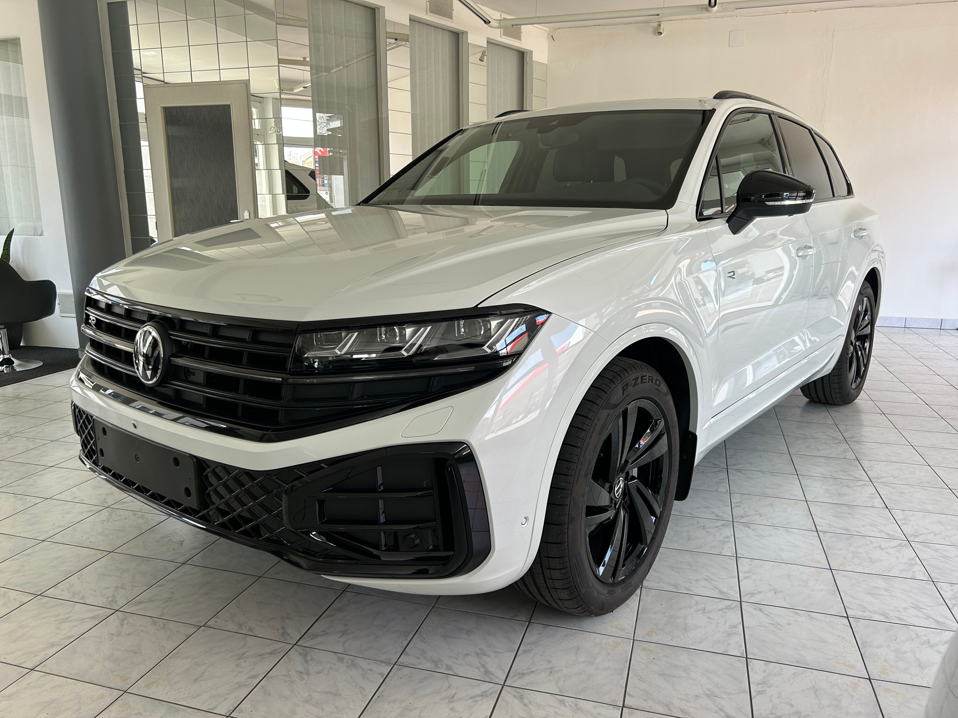 Volkswagen Touareg, R-Line Final Edition - fotka 3