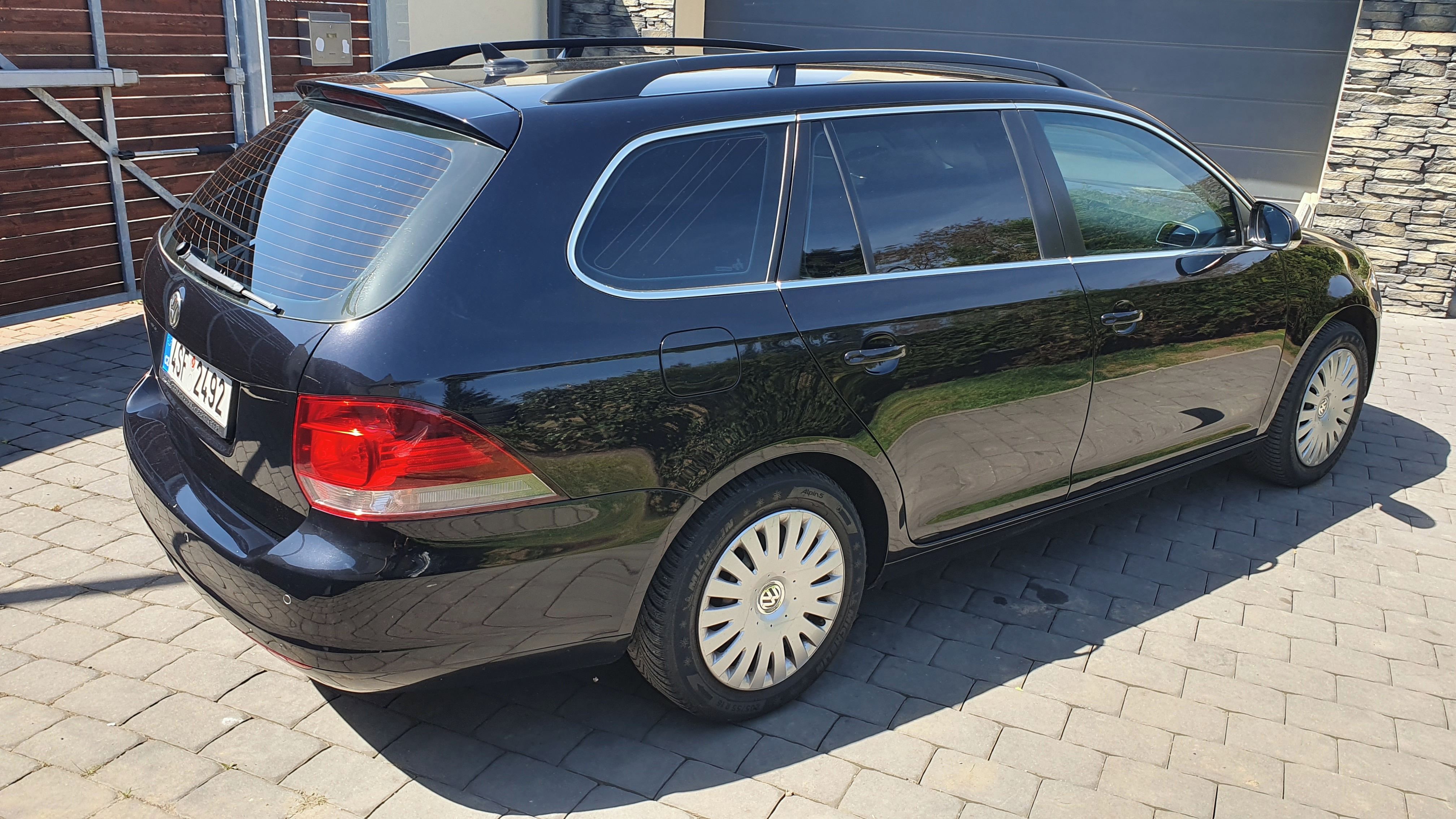 Volkswagen Golf, 2.0 TDI Manual, skvělý stav - fotka 6