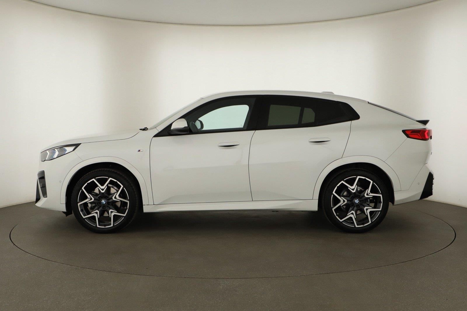 BMW X2, sDrive20i, M Paket, Navigace - fotka 3