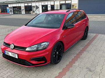 Volkswagen Golf R, 221 kW DSG