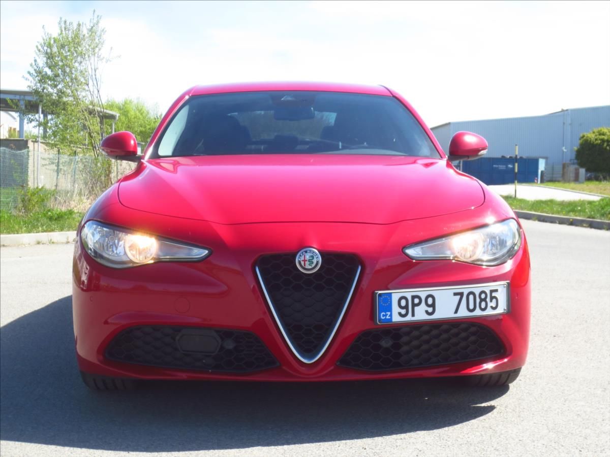 Alfa Romeo Giulia, 2,2   JTDm MT, plná historie - fotka 5