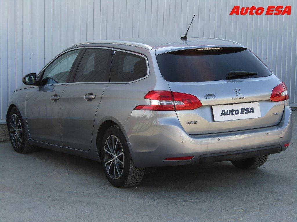 Peugeot 308, 2.0 HDi - fotka 6