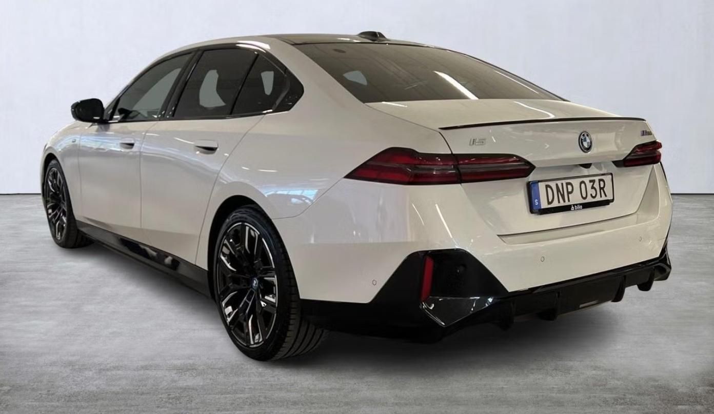 BMW i5, M60 xDrive M 360k HuD Panorama - fotka 2