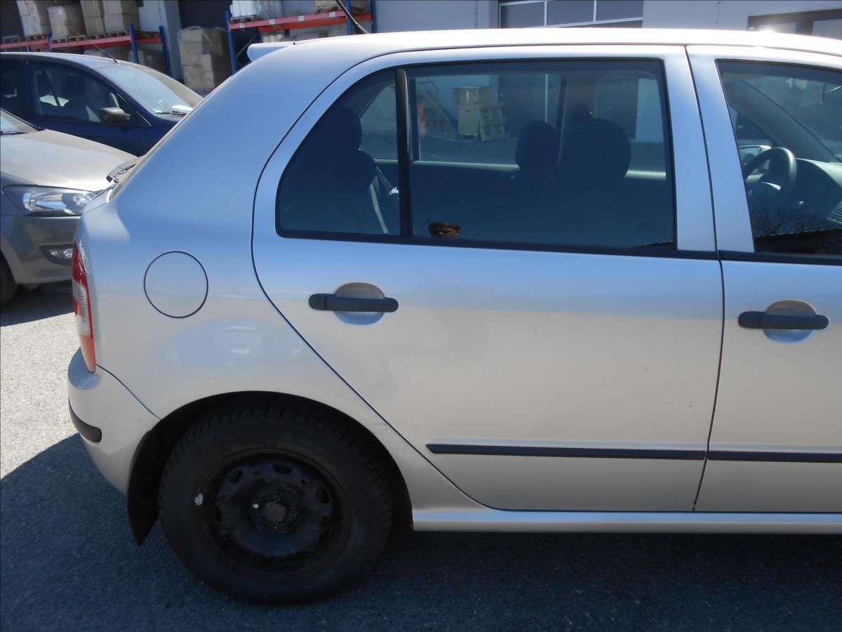 Škoda Fabia, 1,2 HTP 40Kw - fotka 5