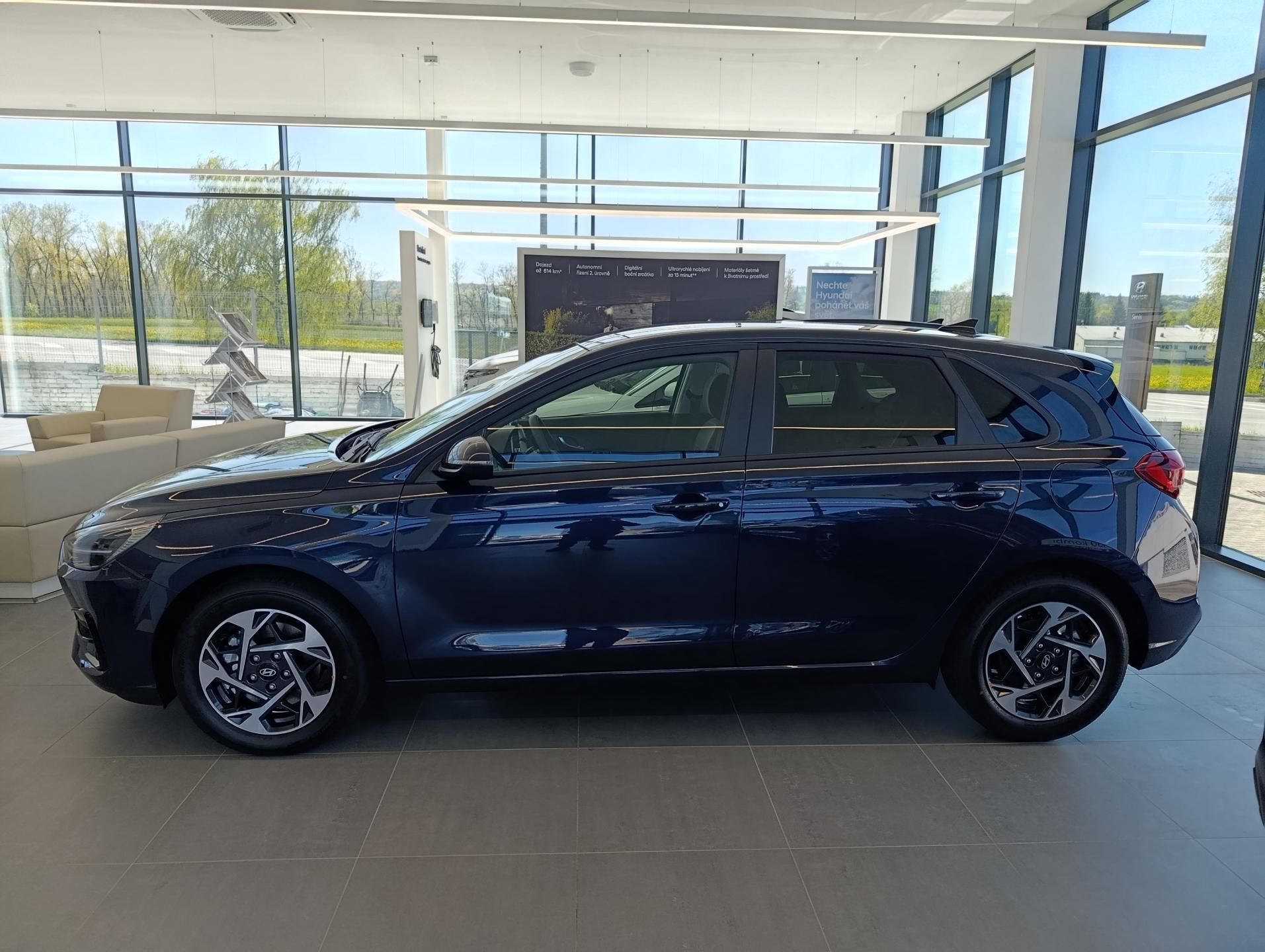 Hyundai i30, WG 1,0 T-GDI MT GO CZECH - fotka 3