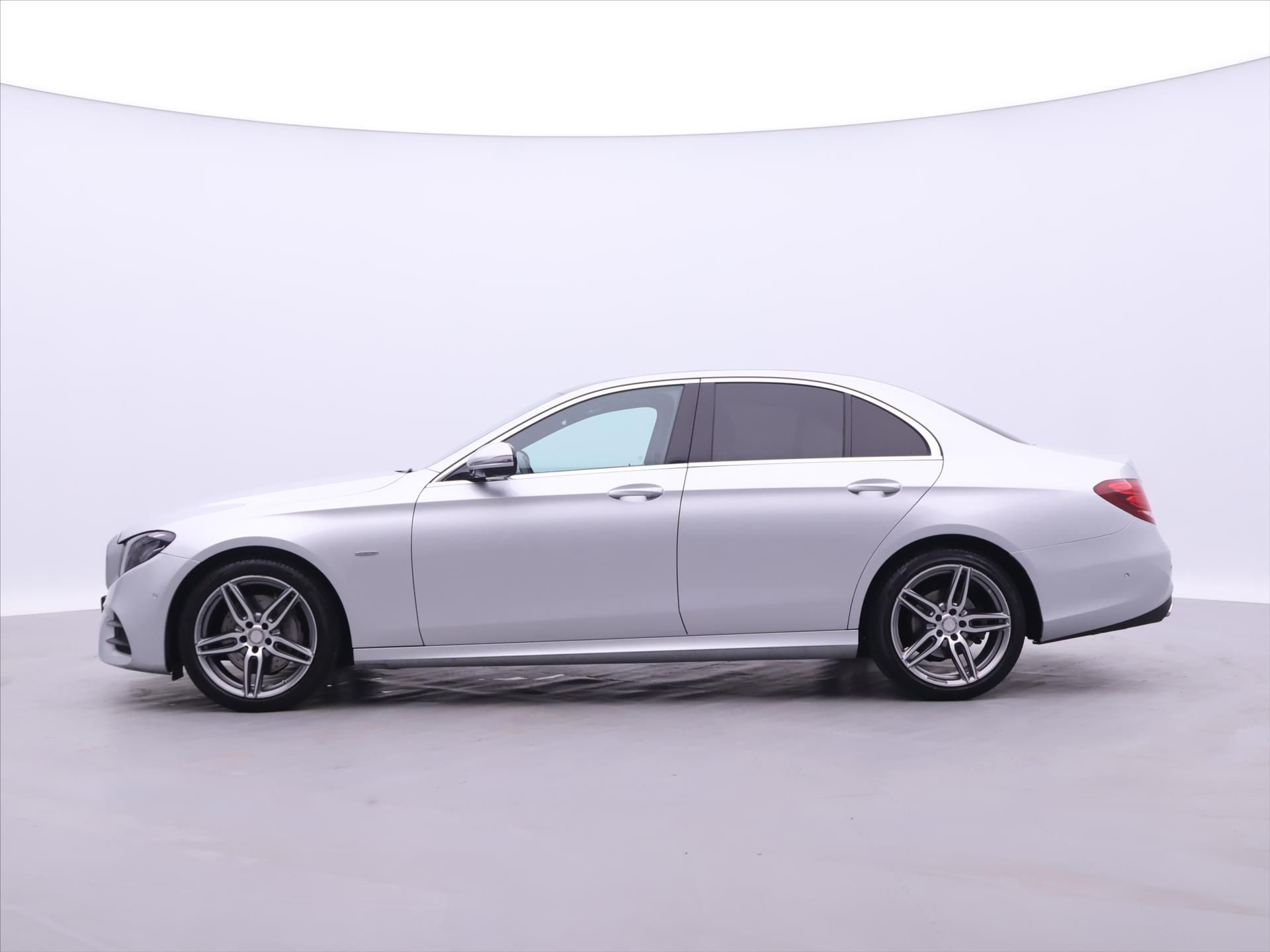 Mercedes-Benz Třídy E, 2,0 220d 143kW AMG Burmester - fotka 4