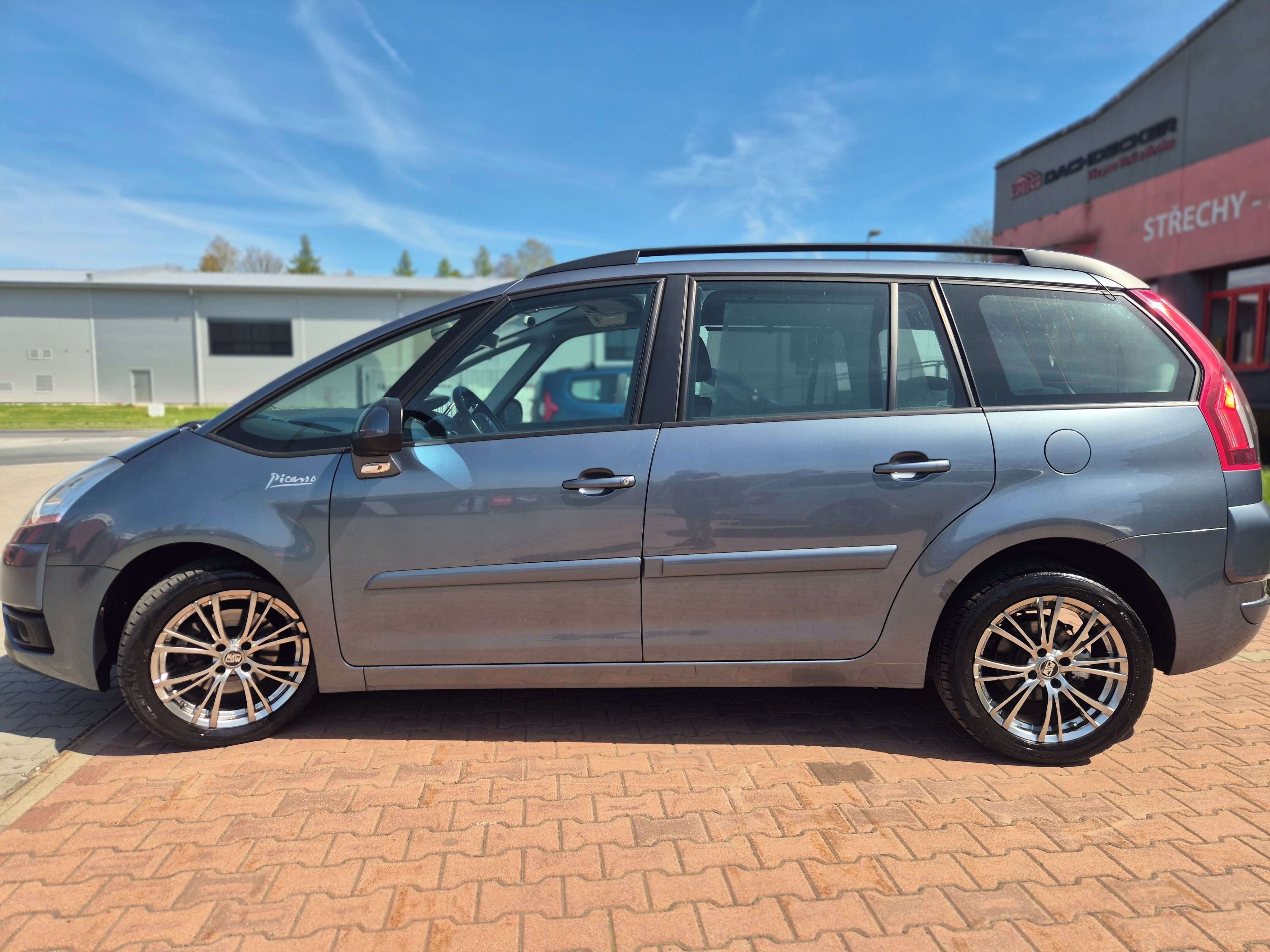 Citroën C4 Picasso, 1 maj.plný servis nová STK - fotka 5