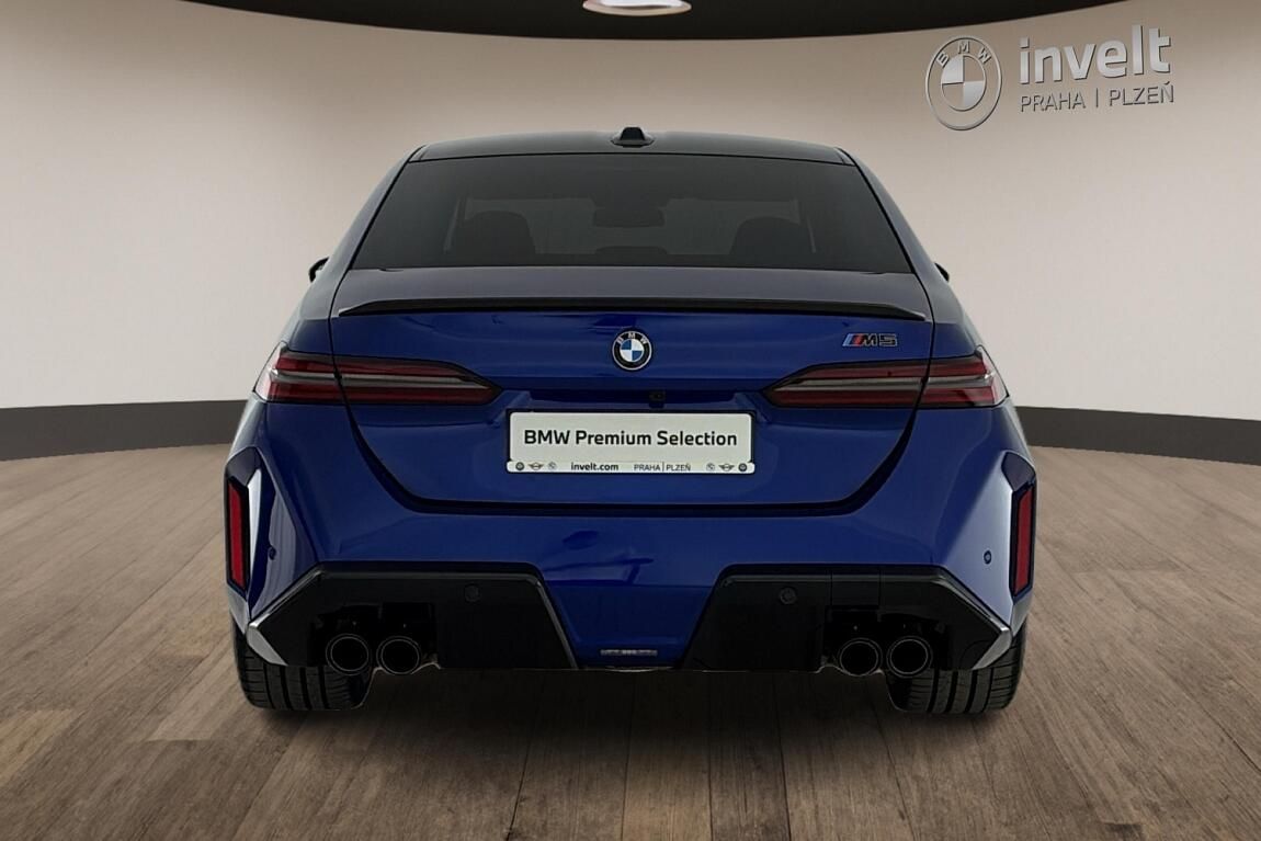 BMW M5, Sedan - fotka 4
