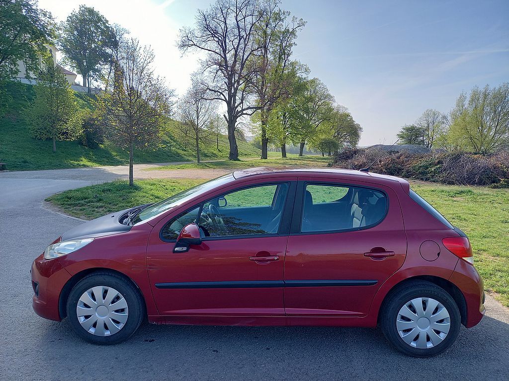 Peugeot 207, 1.4i klima - fotka 5