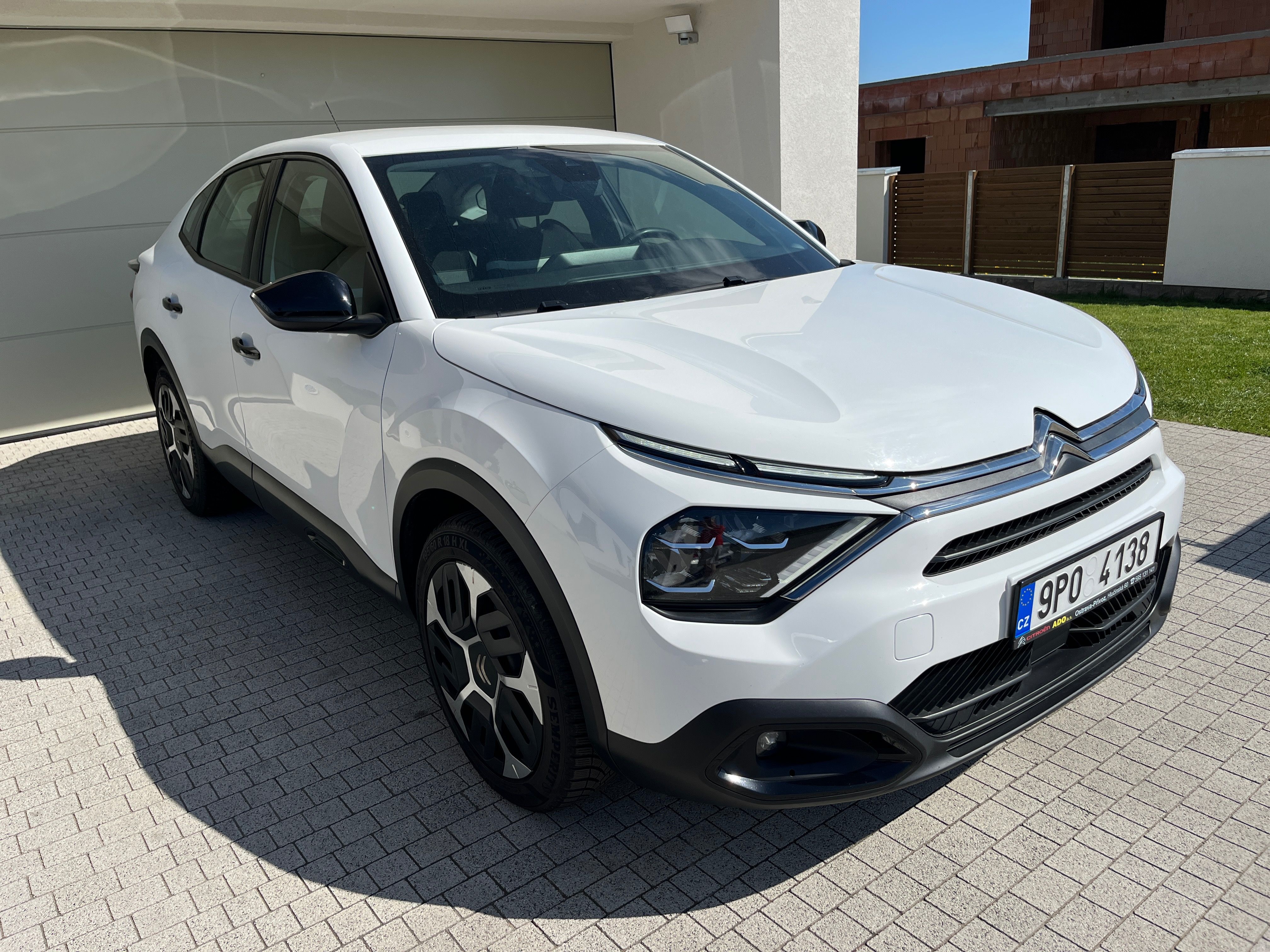 Citroën C4 X, 1.2 PureTech 100 FEEL - fotka 2