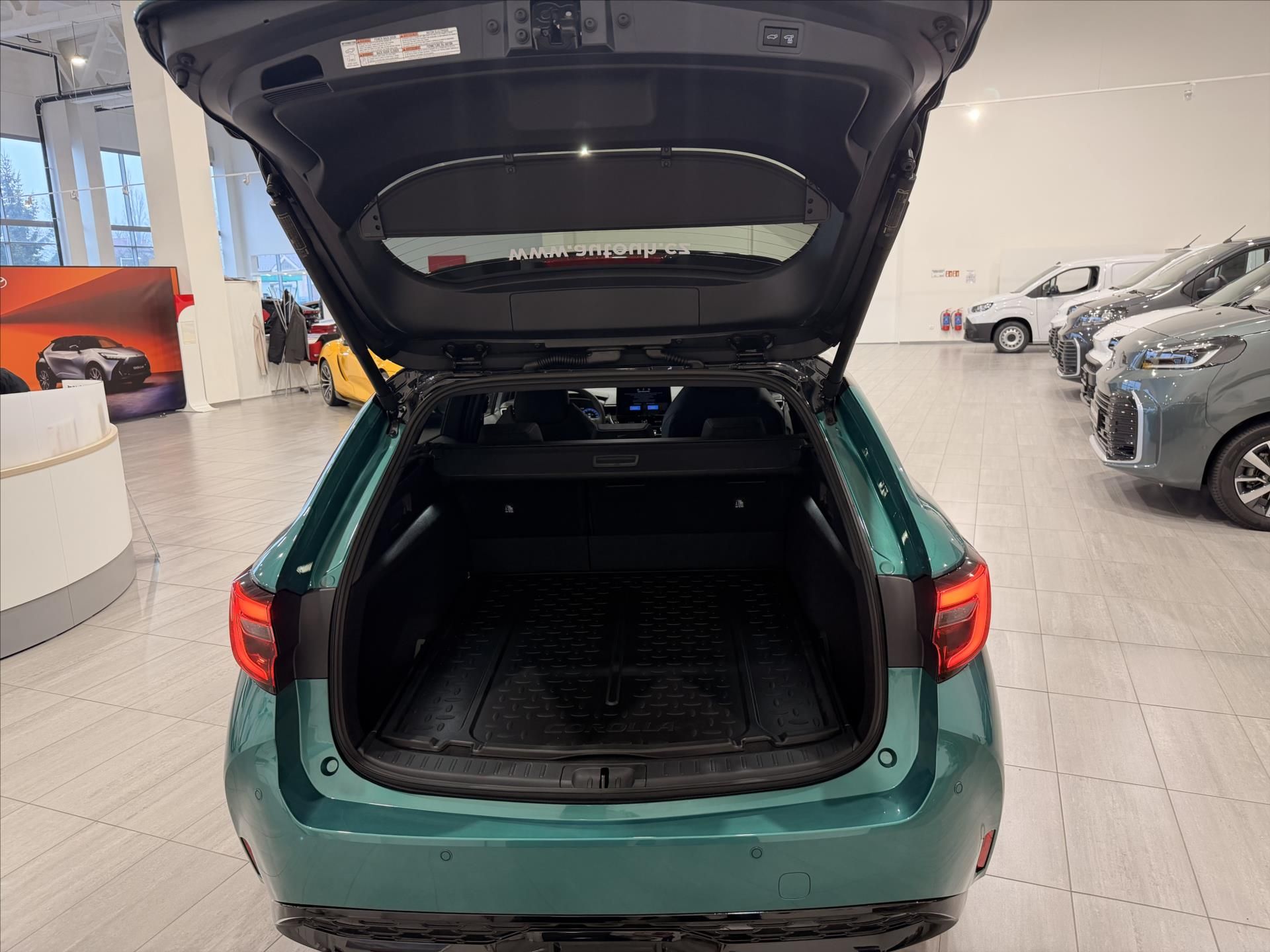 Toyota Corolla, 1,8 Hybrid (140k) GR Sport - fotka 5