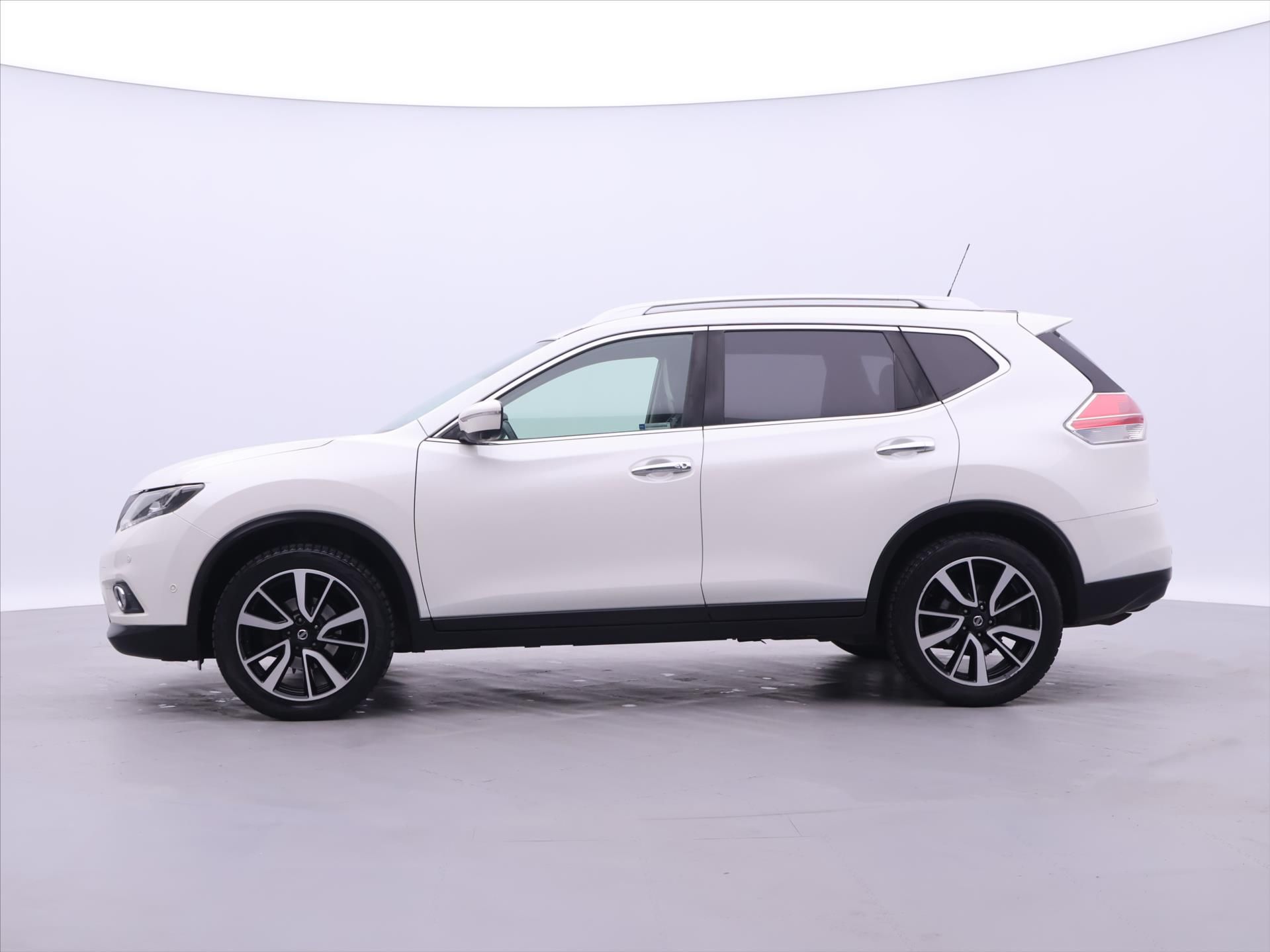 Nissan X-Trail, 1,6 dCi 130k 4WD Kůže Panorama - fotka 4