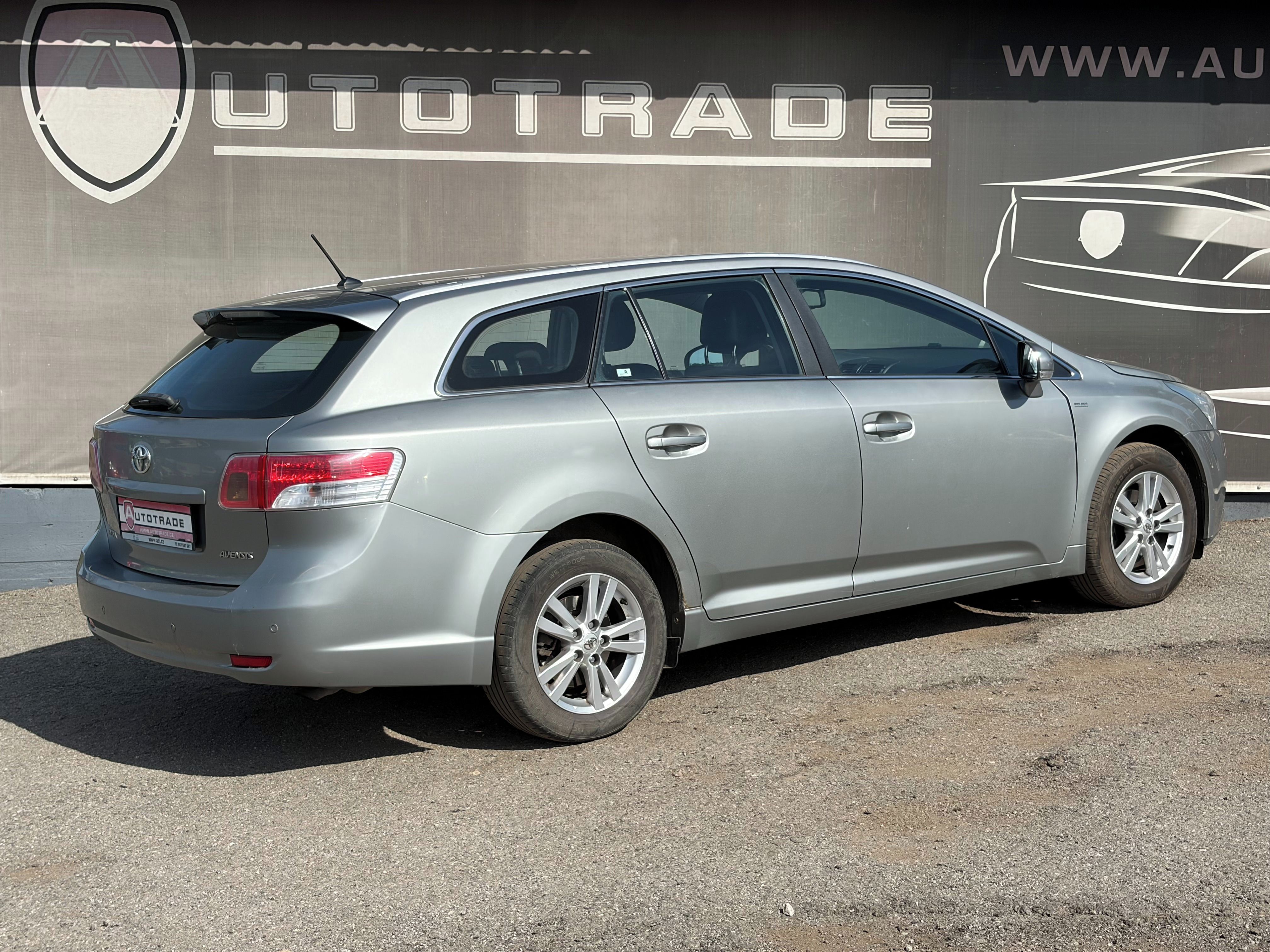 Toyota Avensis, 2.0D-4D 93kW, 1.majitel, ČR - fotka 4