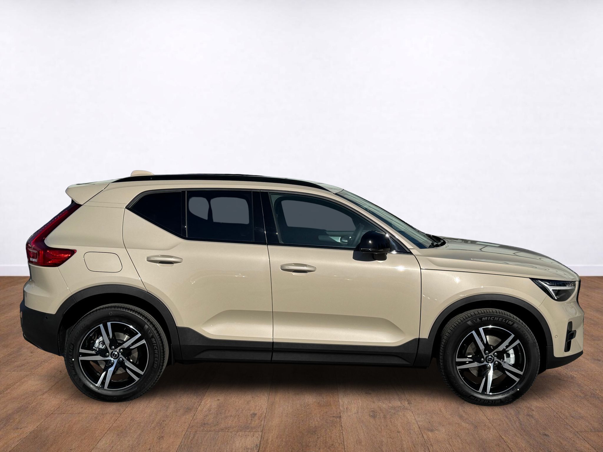 Volvo XC40, PLUS DARK B4, 360°, PIXEL LED - fotka 5