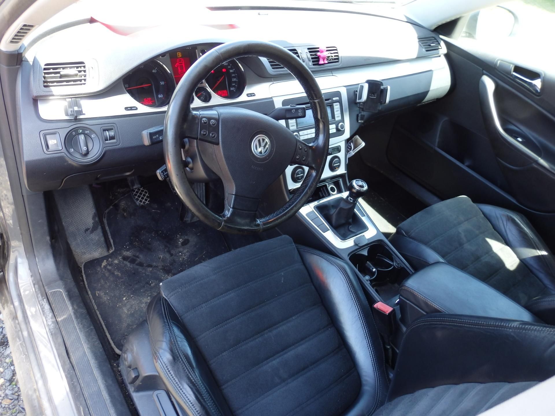 Volkswagen Passat, 2.0TDi 103kw Highline - fotka 5