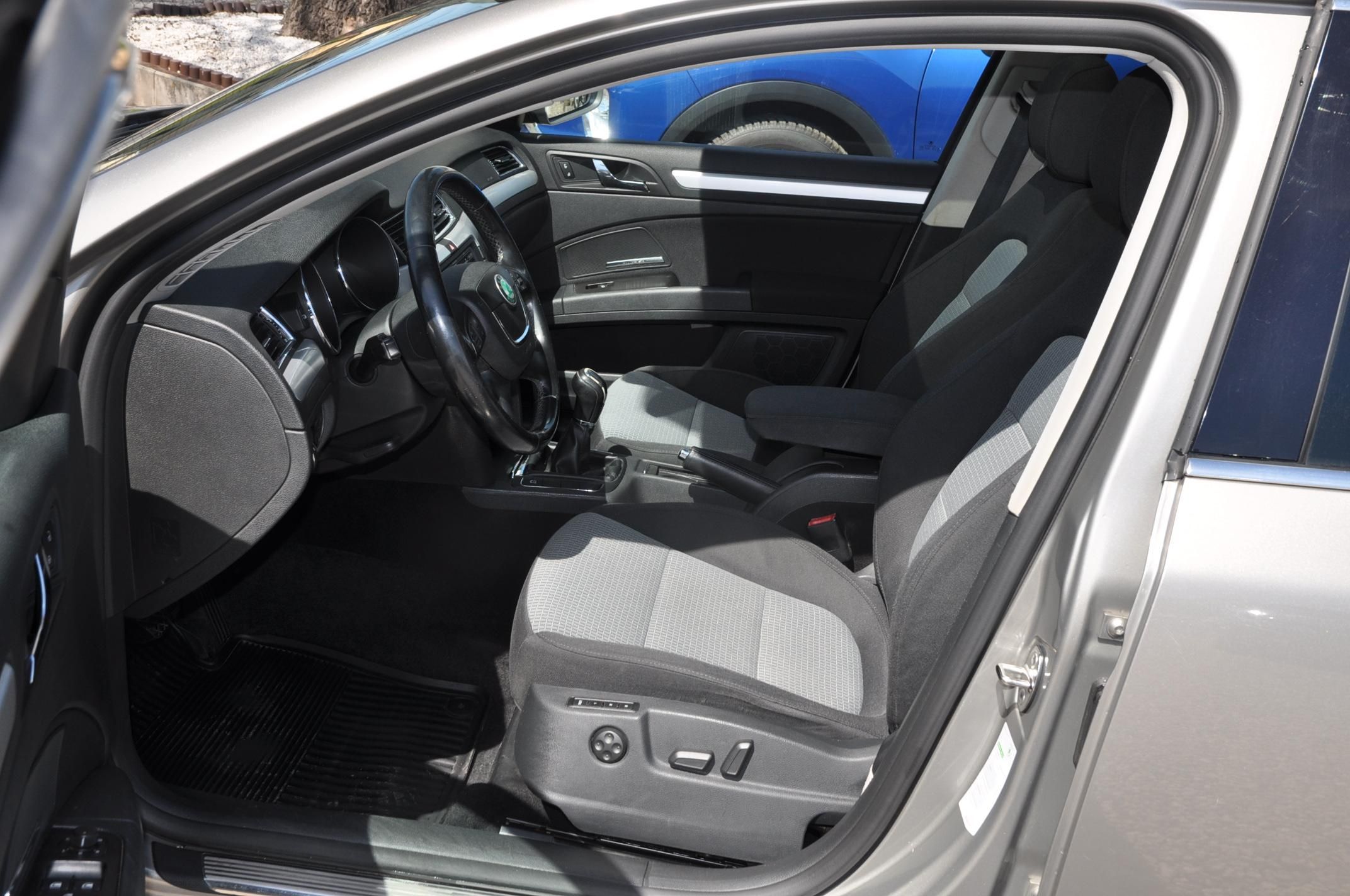 Škoda Superb, II 2.0TDi 103kW KOMBI Panorama - fotka 6