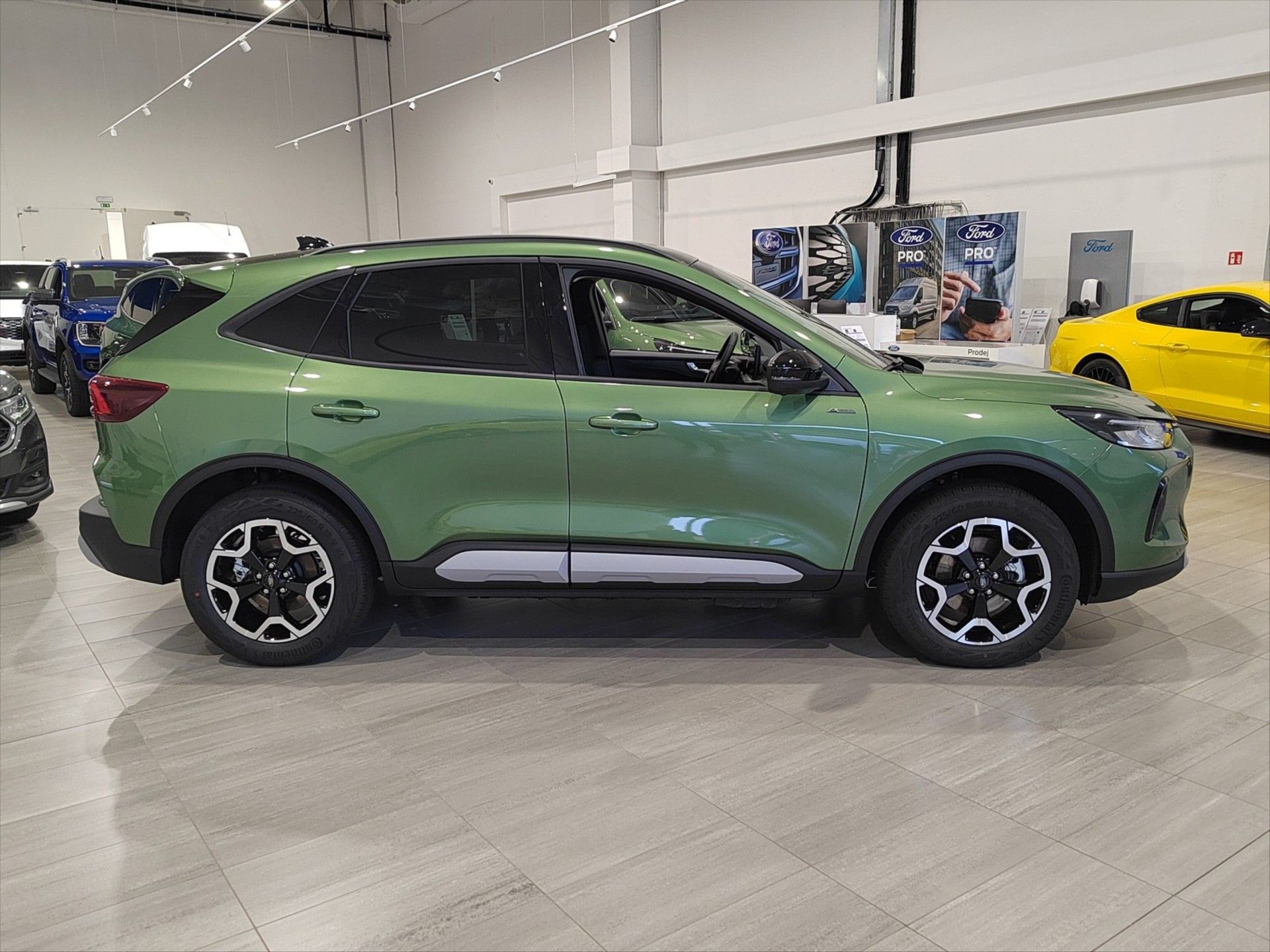 Ford Kuga, 2,5 Duratec PHEV FWD 178 kW eC - fotka 5
